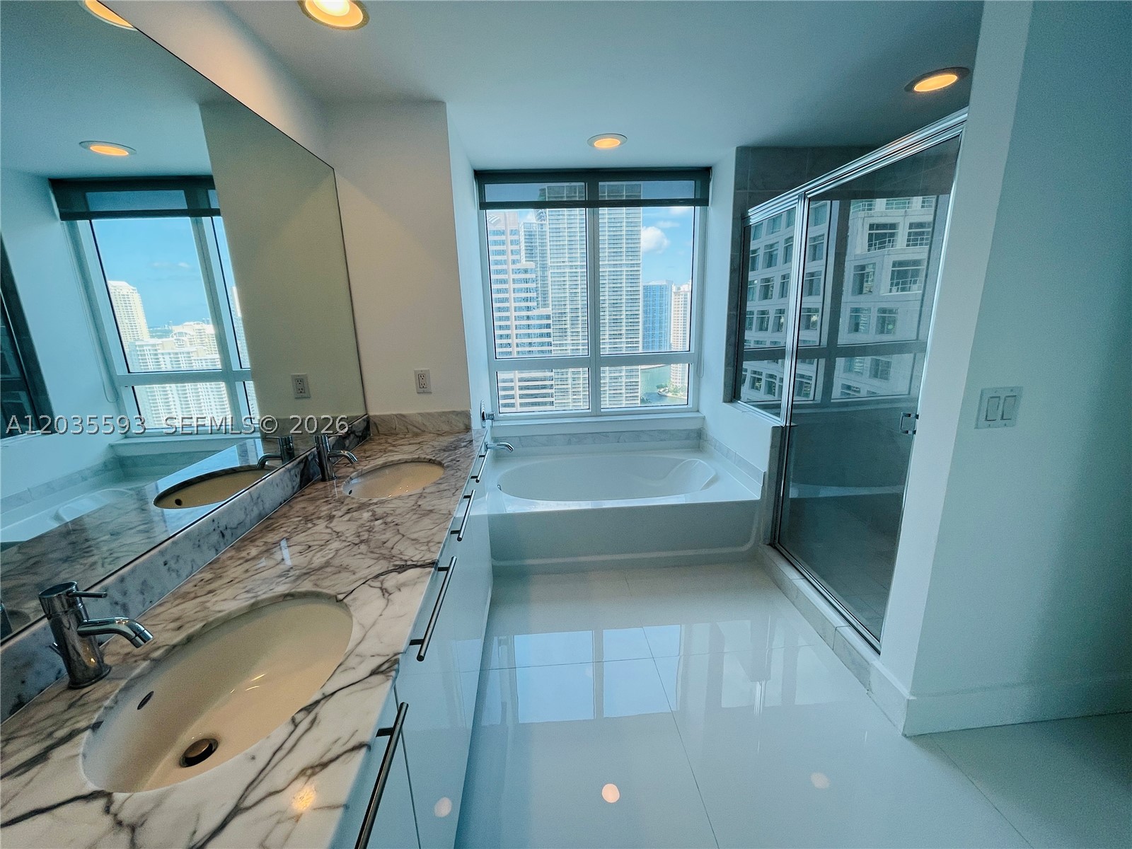 image The Plaza on Brickell East19