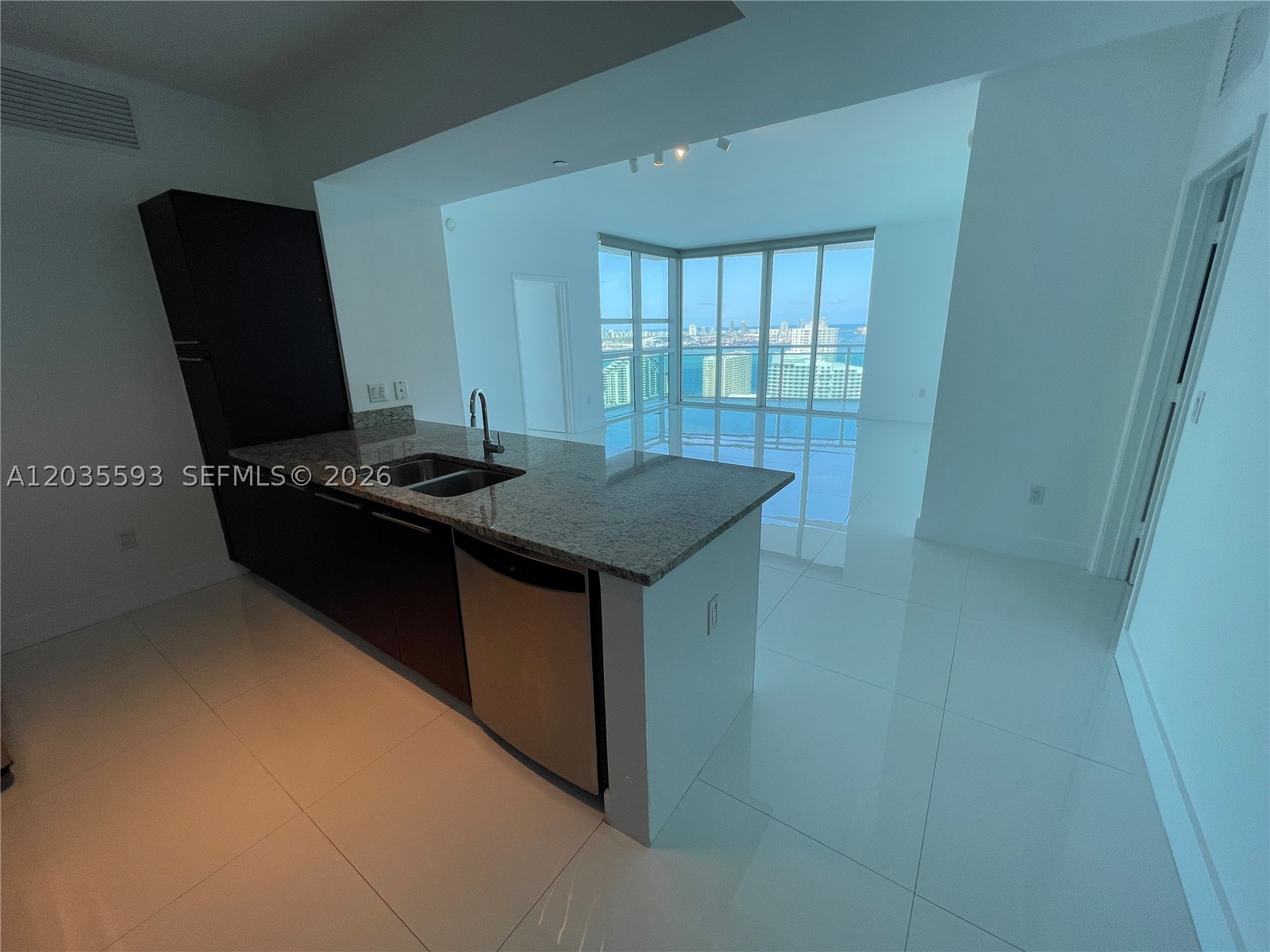 image The Plaza on Brickell East3