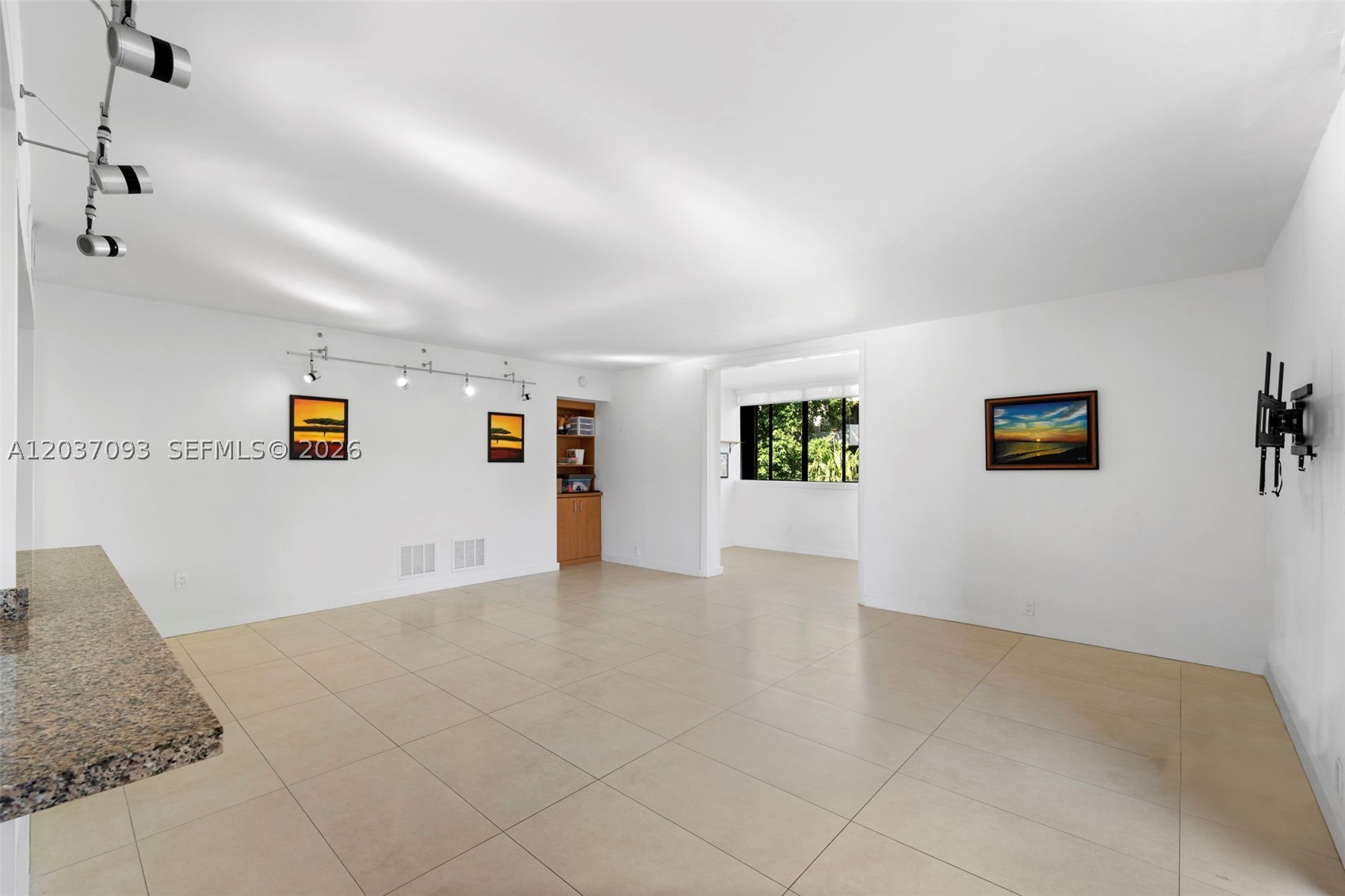 image Botanica at Key Colony3