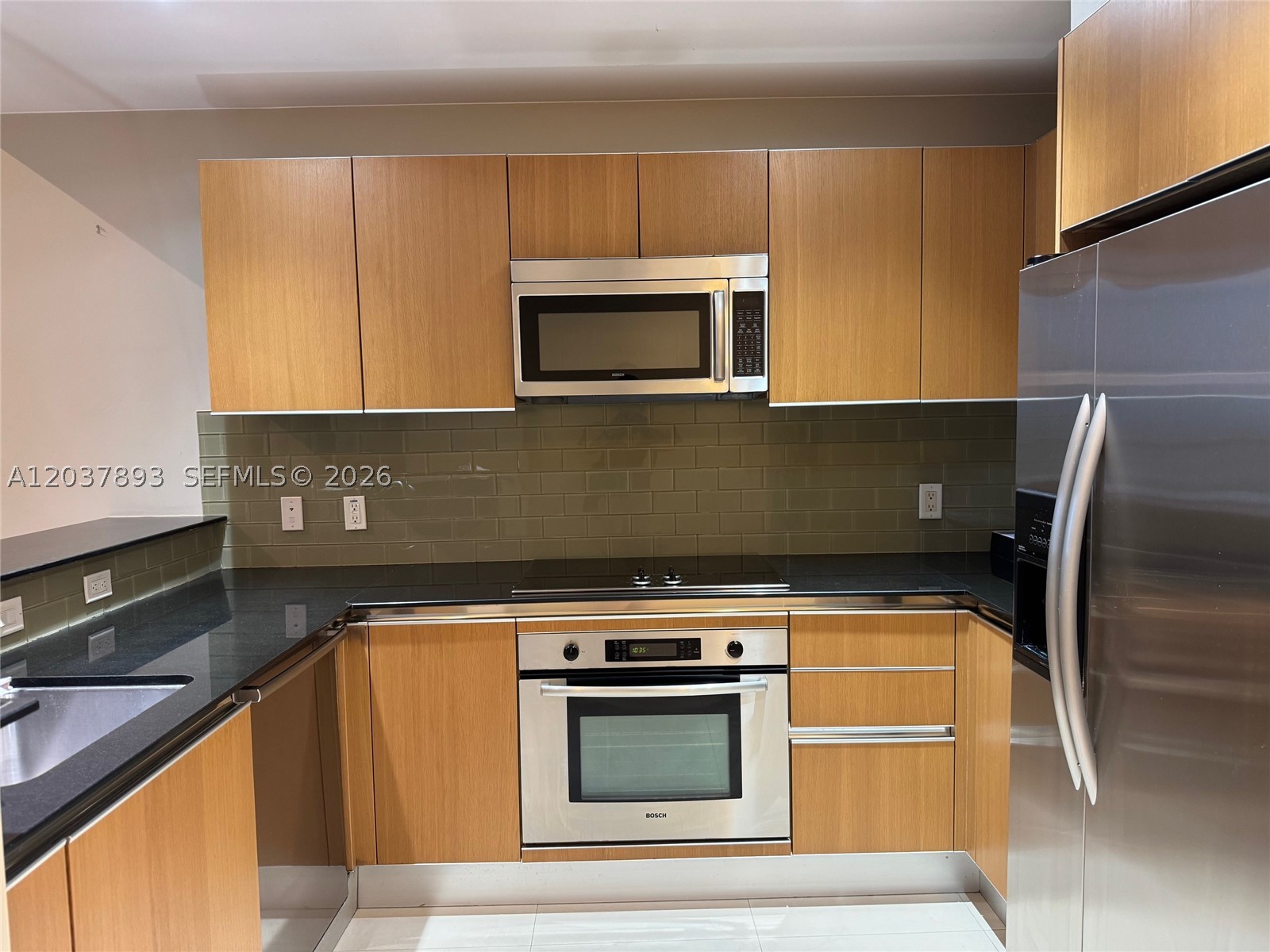 1060 Brickell Ave #4115