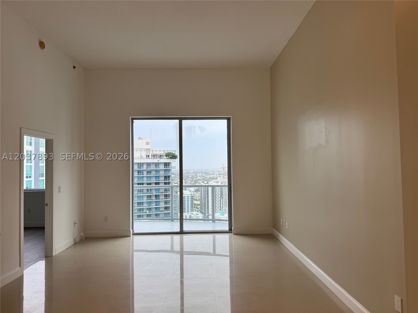image 1060 Brickell - 10602