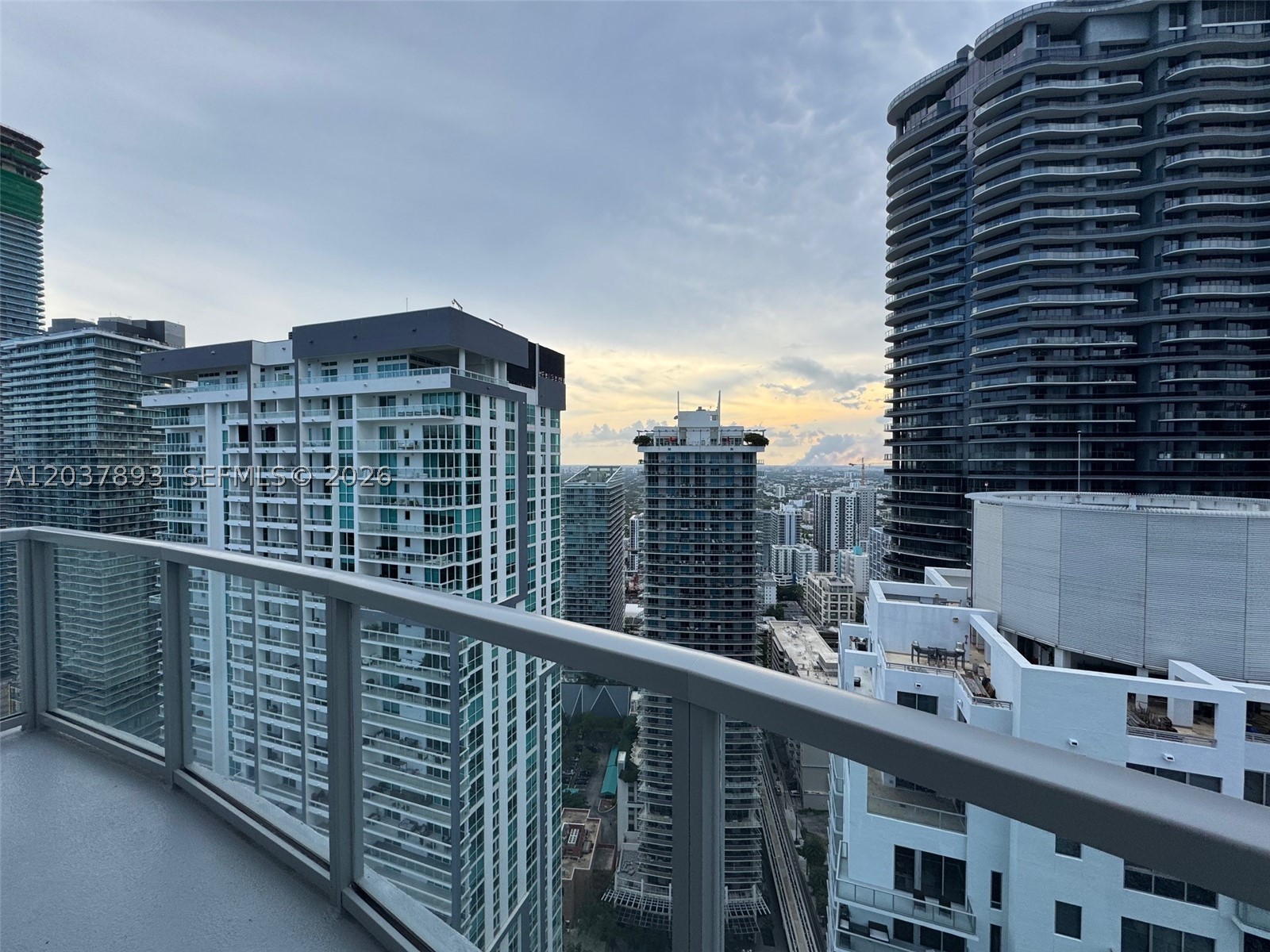 image 1060 Brickell - 10606