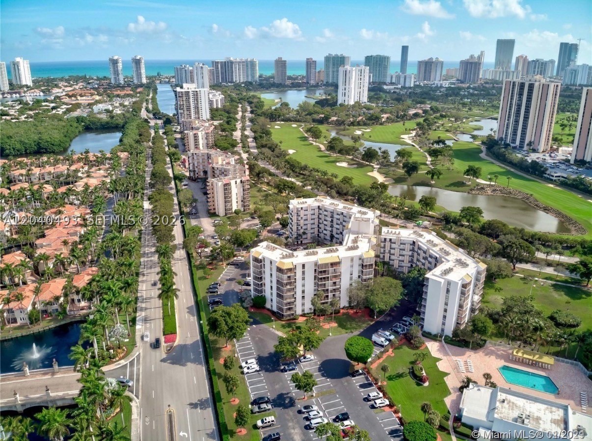 20500 W Country Clb Dr #109