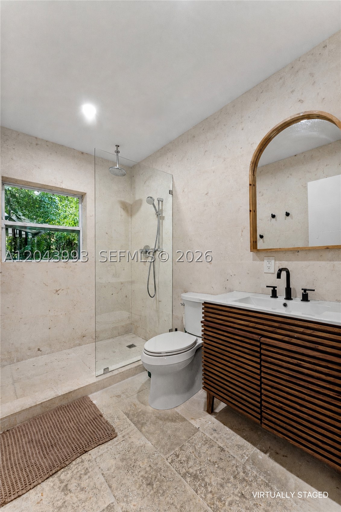 1110 NW North Riv Dr Miami, FL 33136