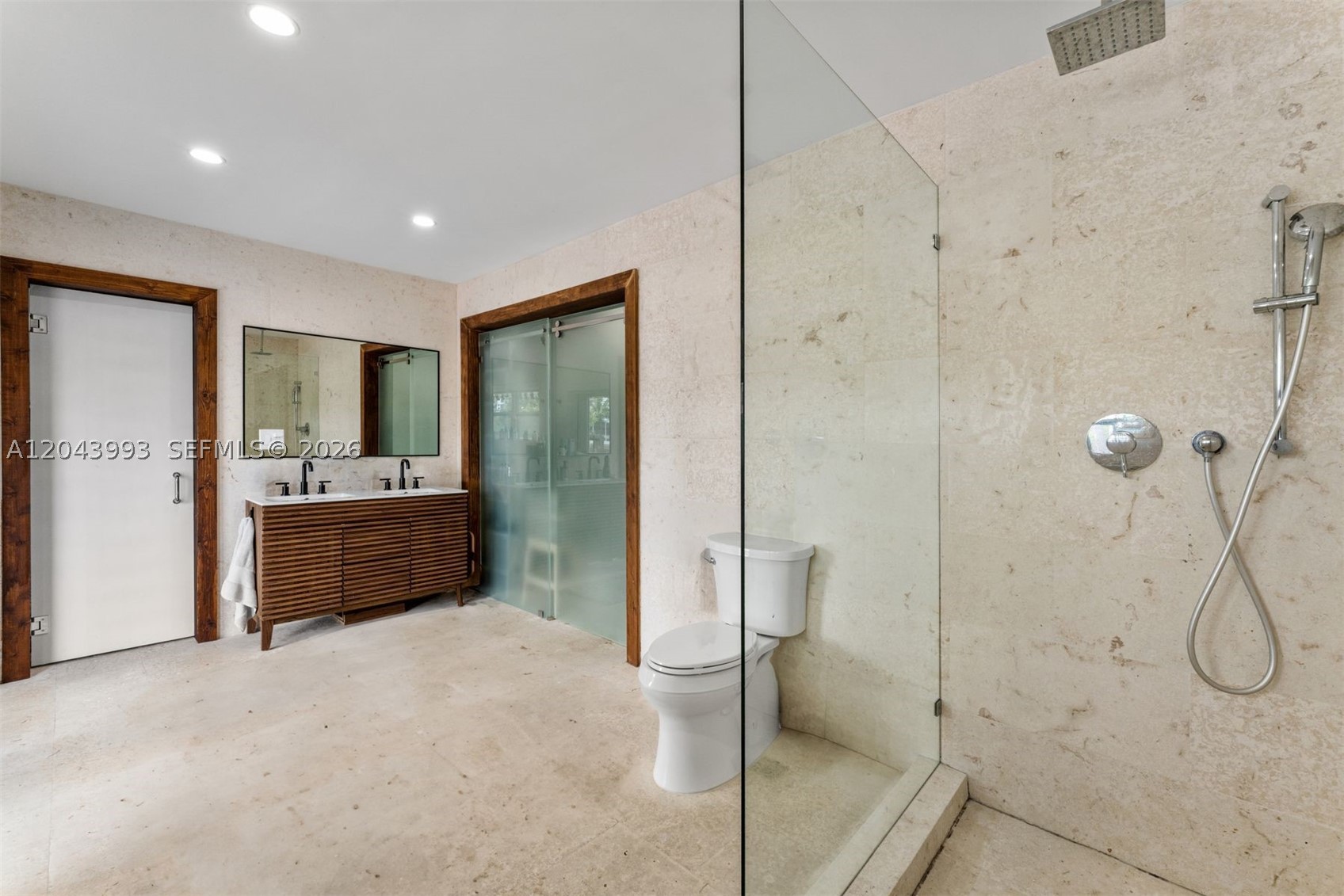 1110 NW North Riv Dr Miami, FL 33136