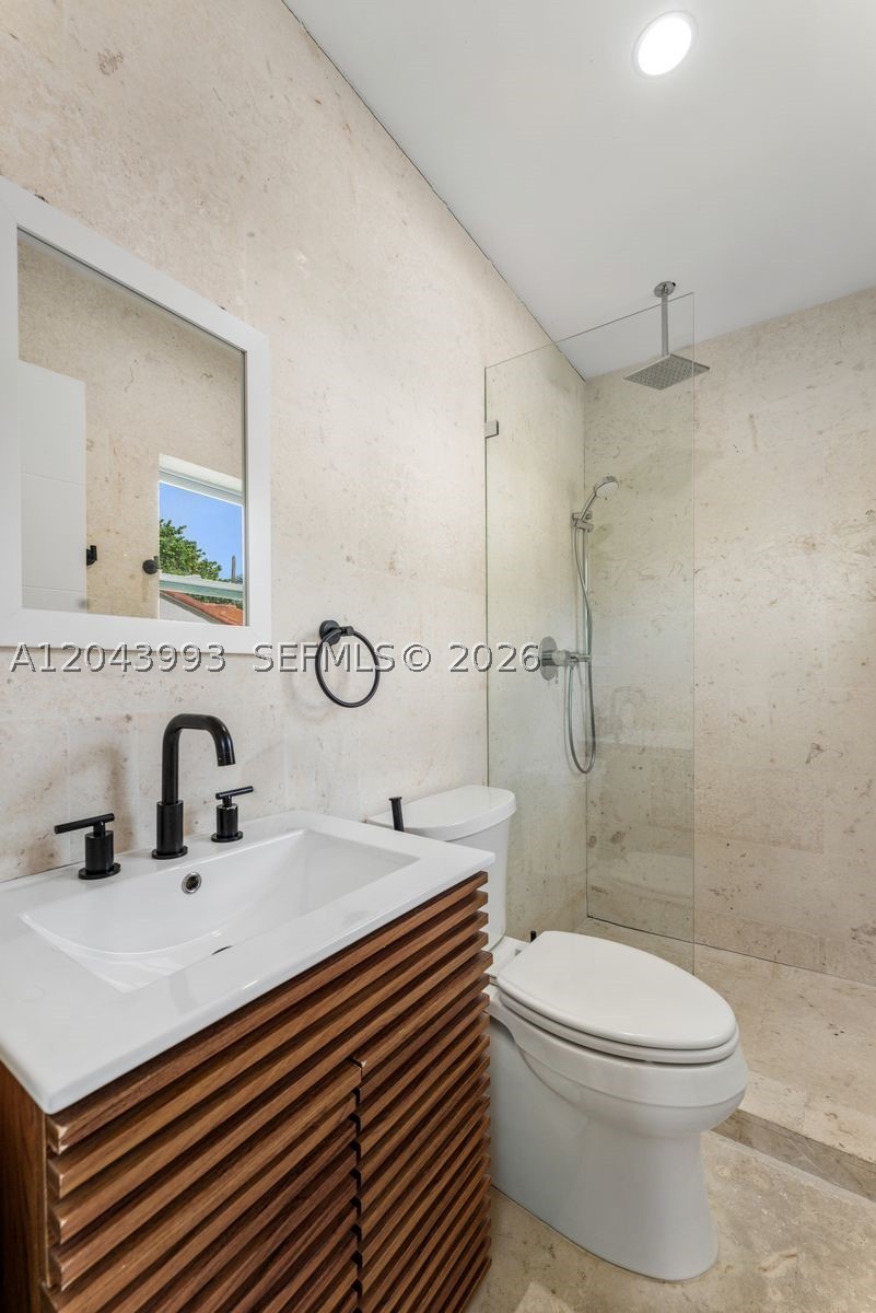 1110 NW North Riv Dr Miami, FL 33136