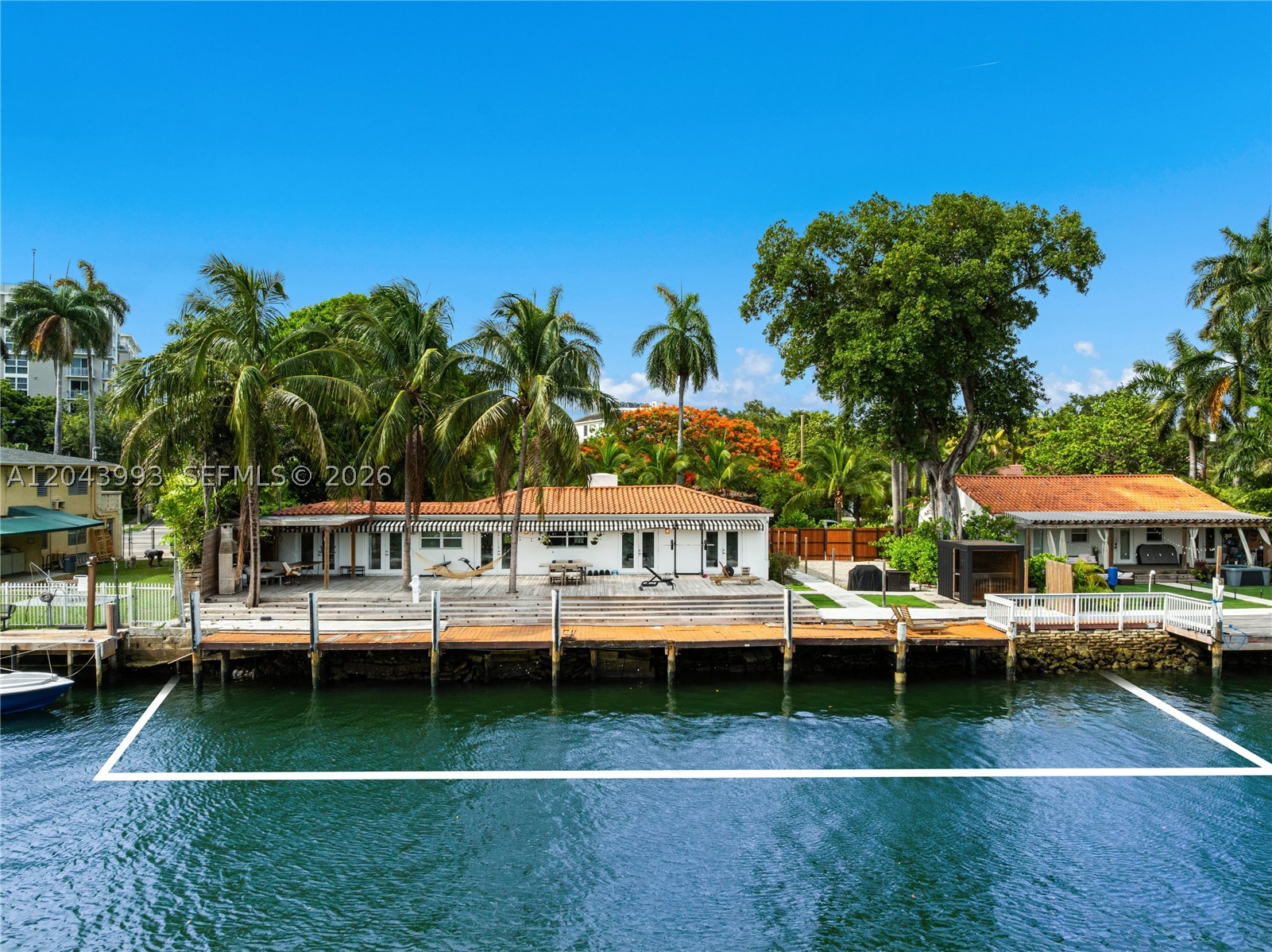 1110 NW North Riv Dr Miami, FL 33136