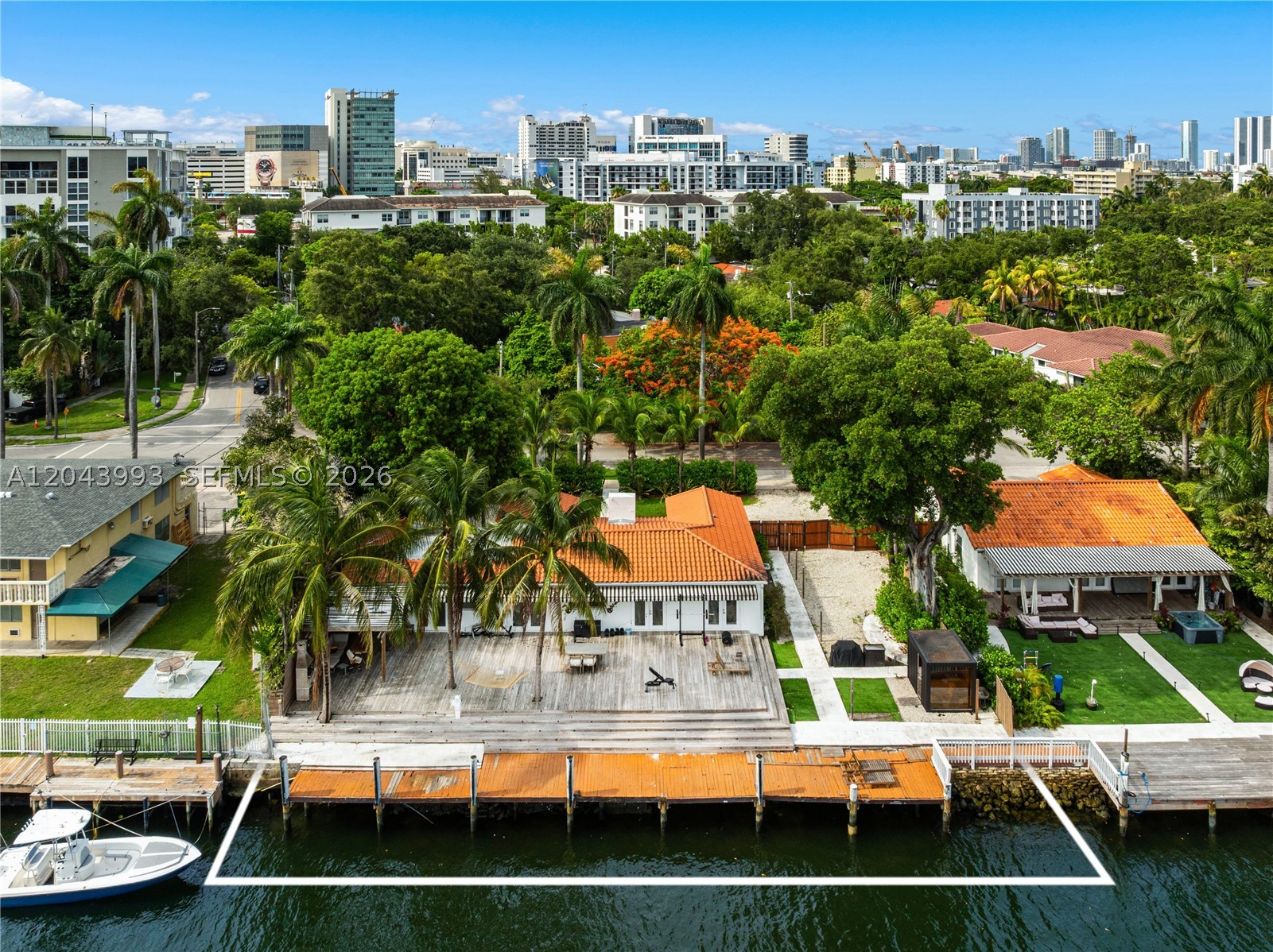 1110 NW North Riv Dr Miami, FL 33136