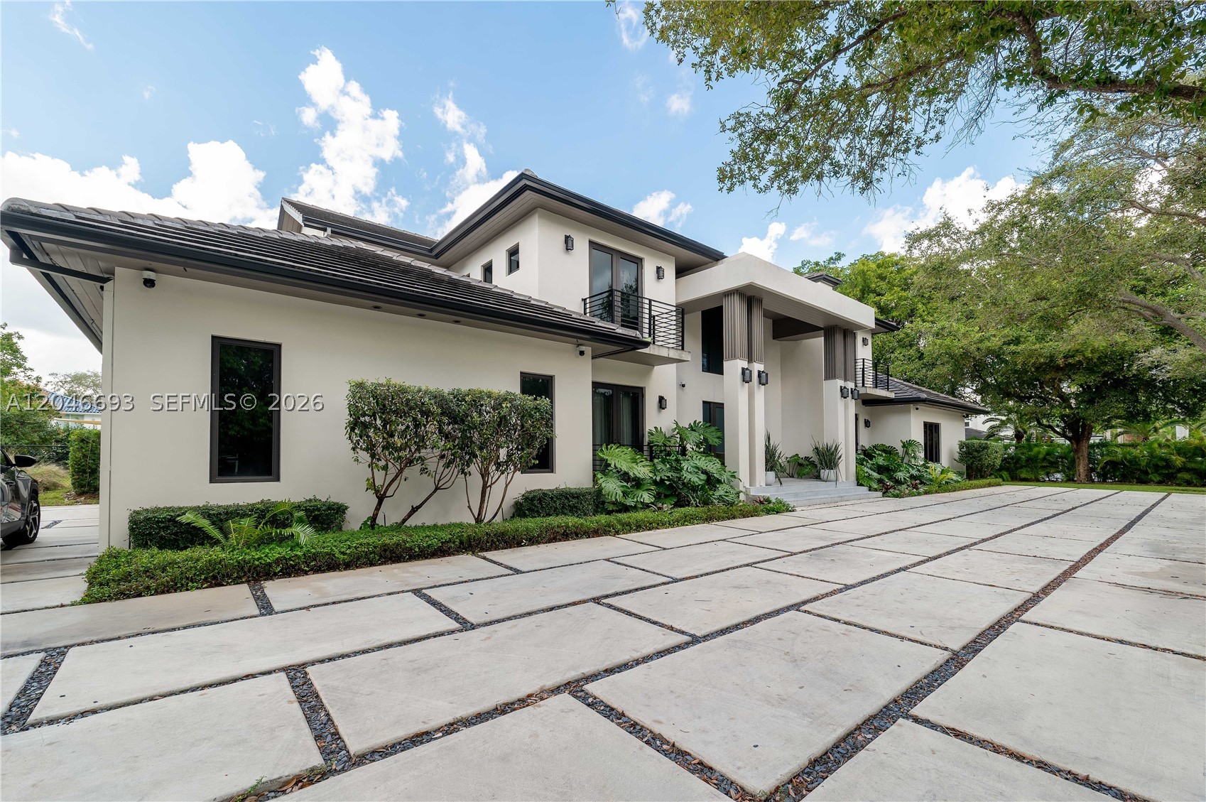 11200 SW 60th Ave Pinecrest, FL 33156