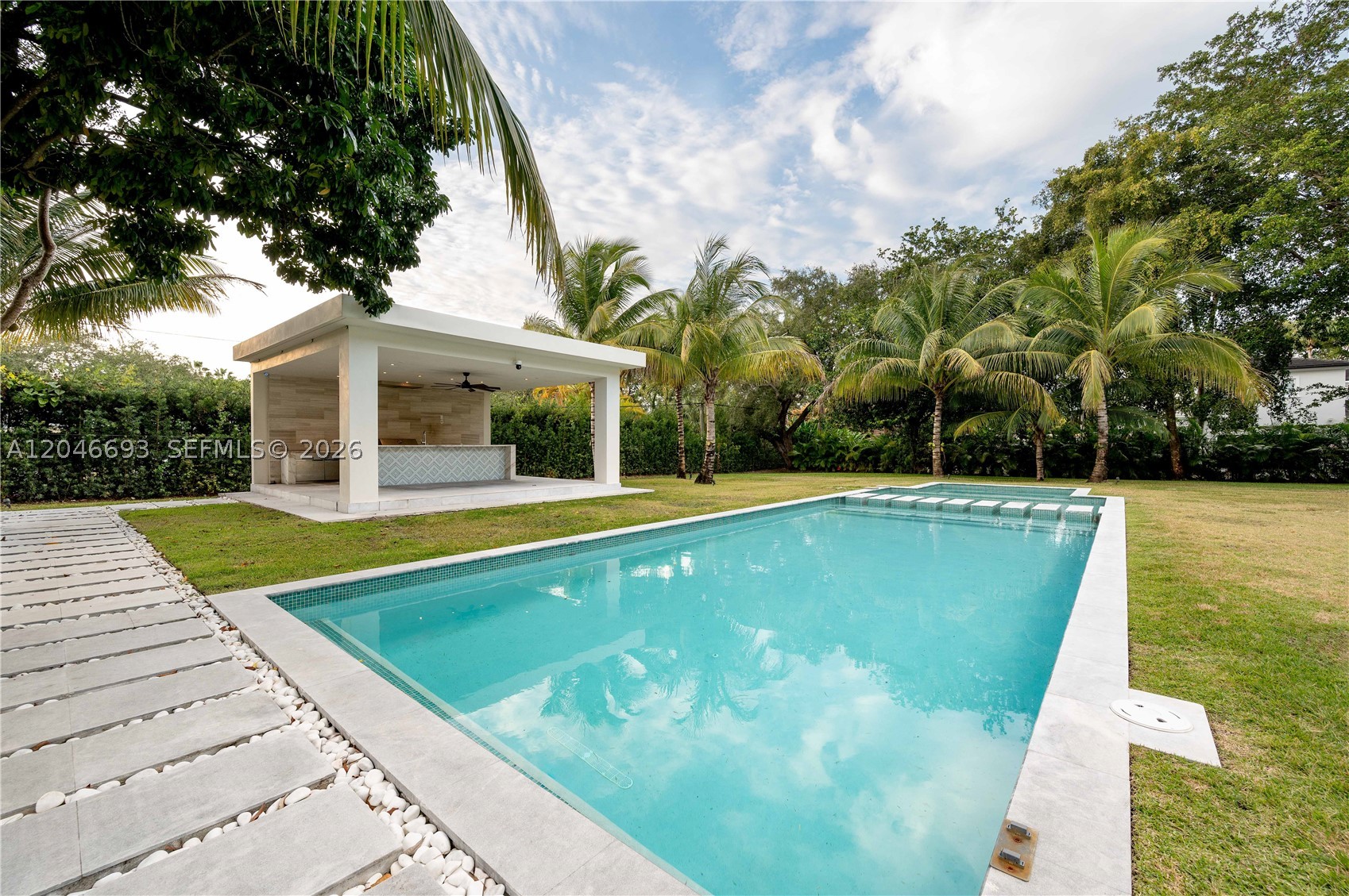 11200 SW 60th Ave Pinecrest, FL 33156