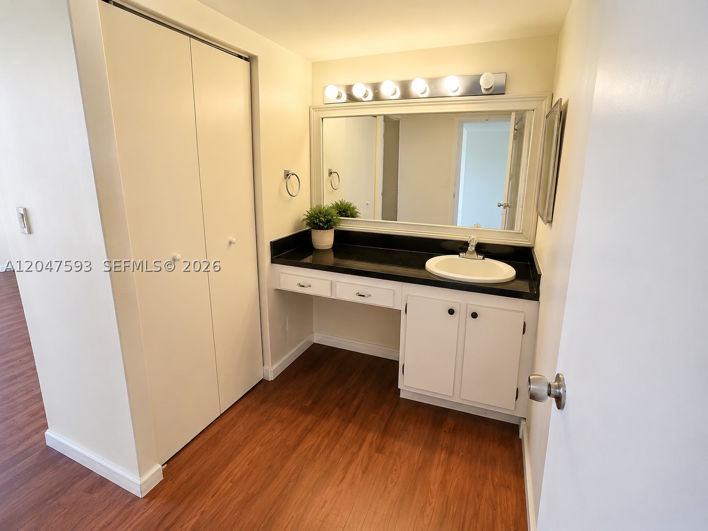 image Arlen House East6
