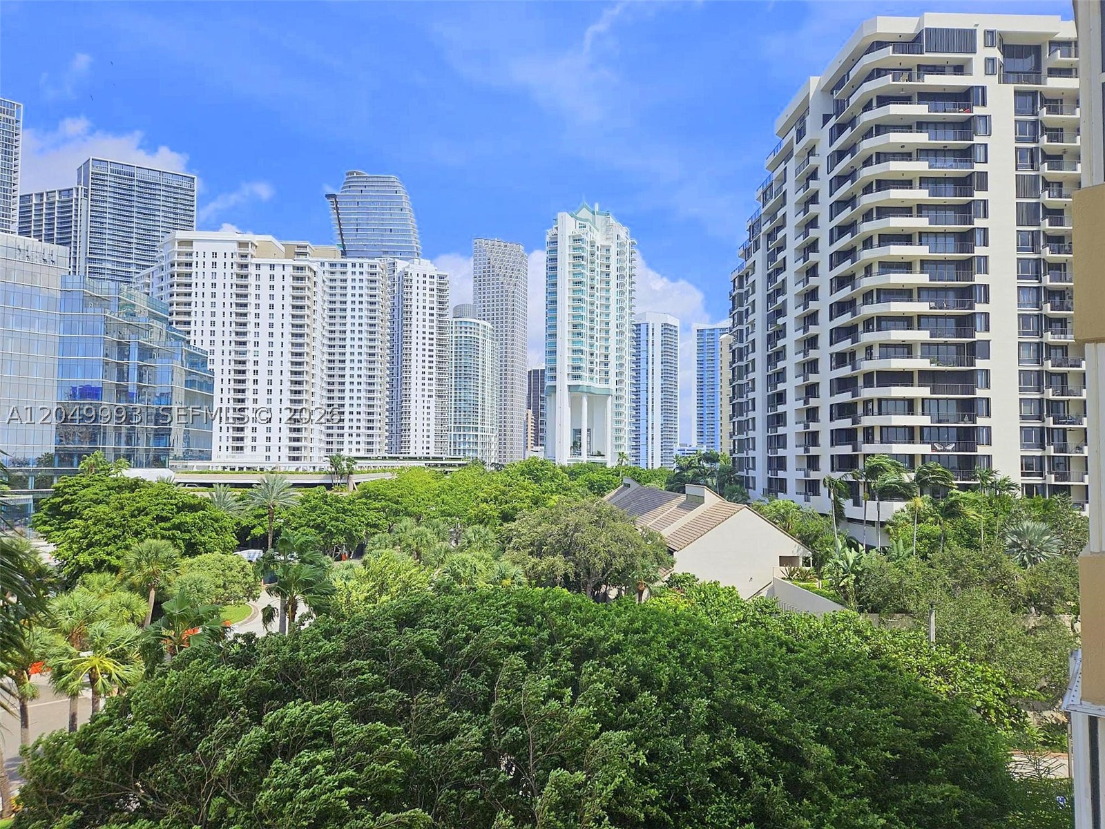 image Isola Condo18