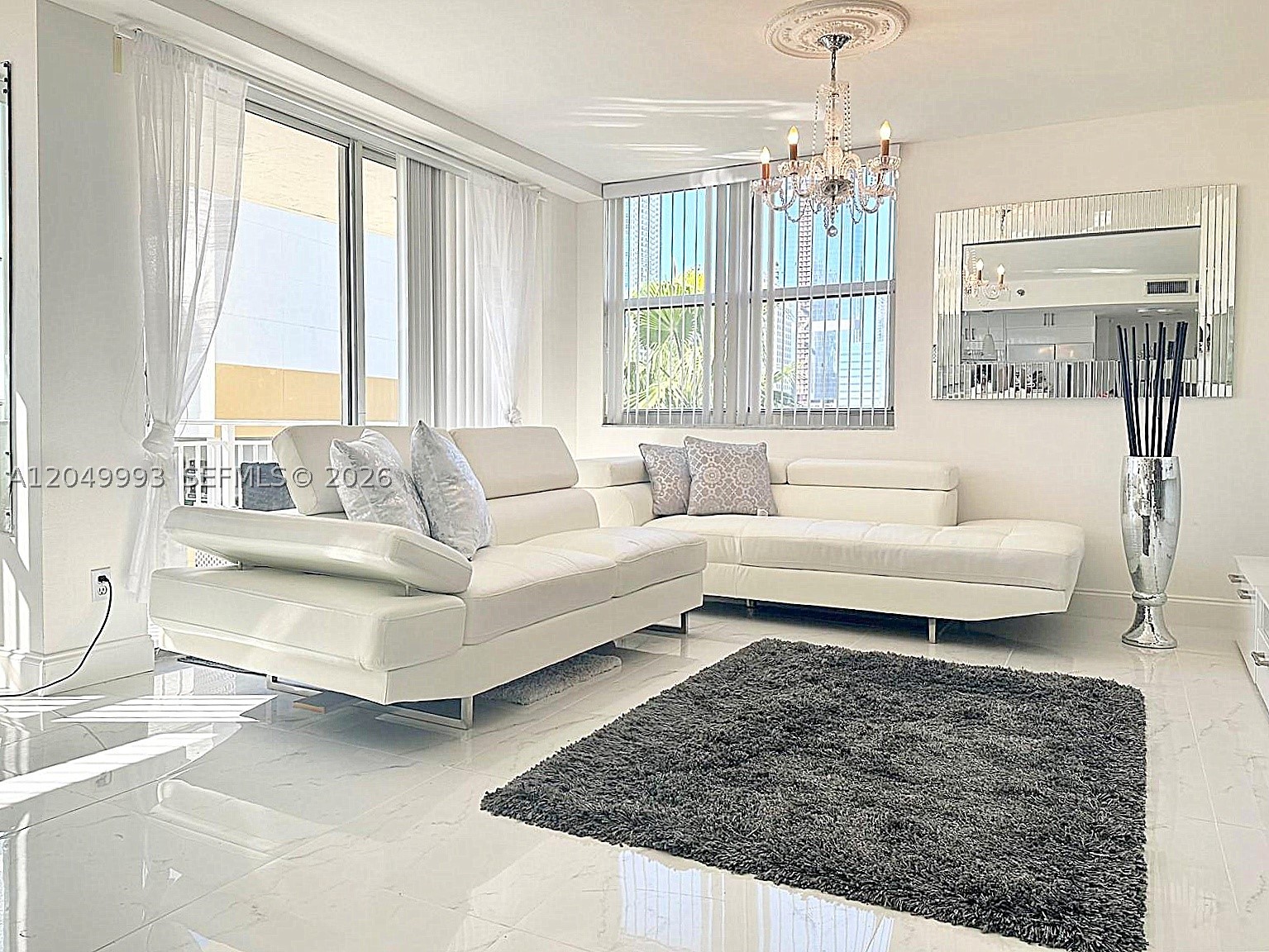 image Isola Condo2