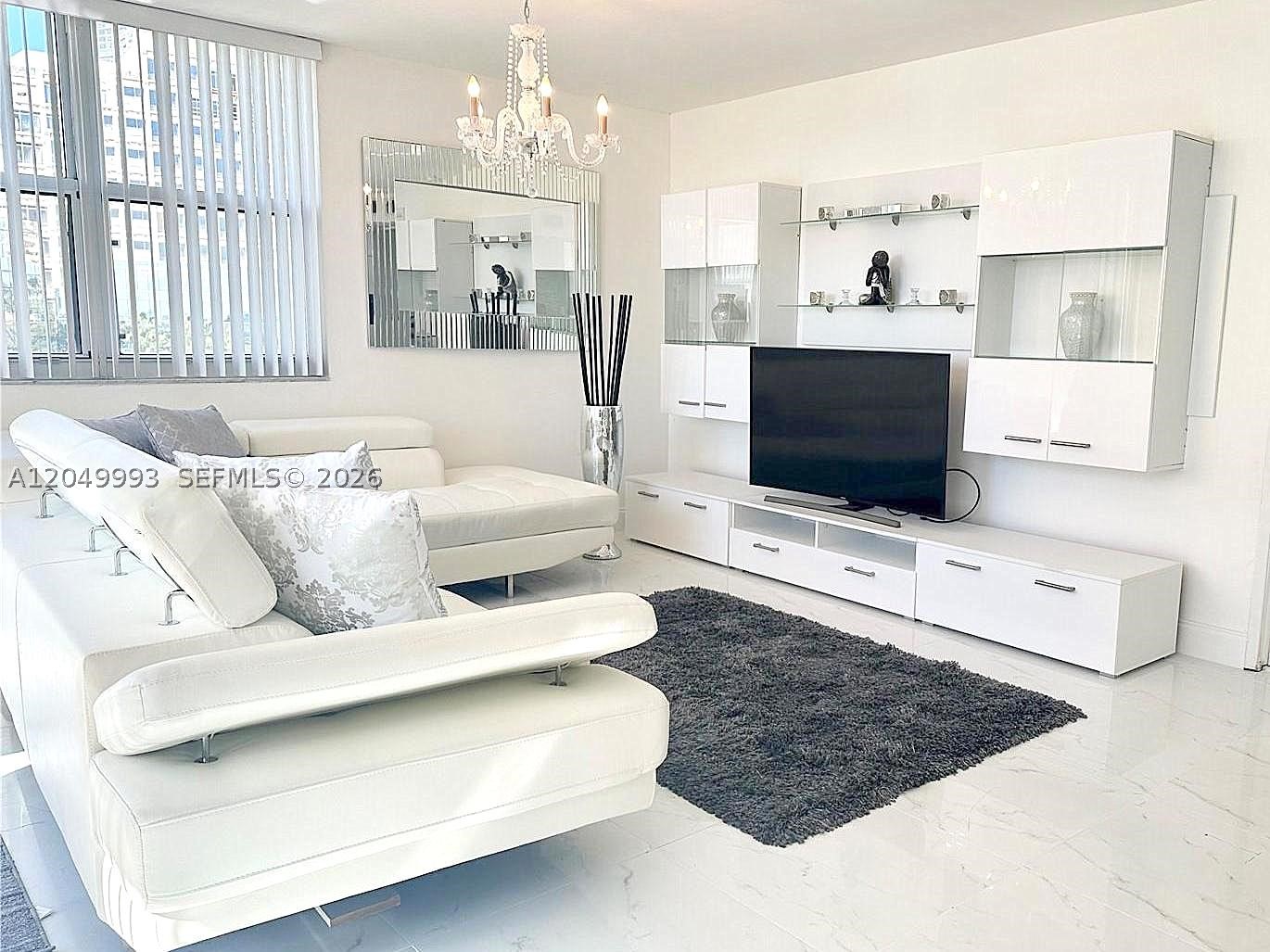 image Isola Condo3