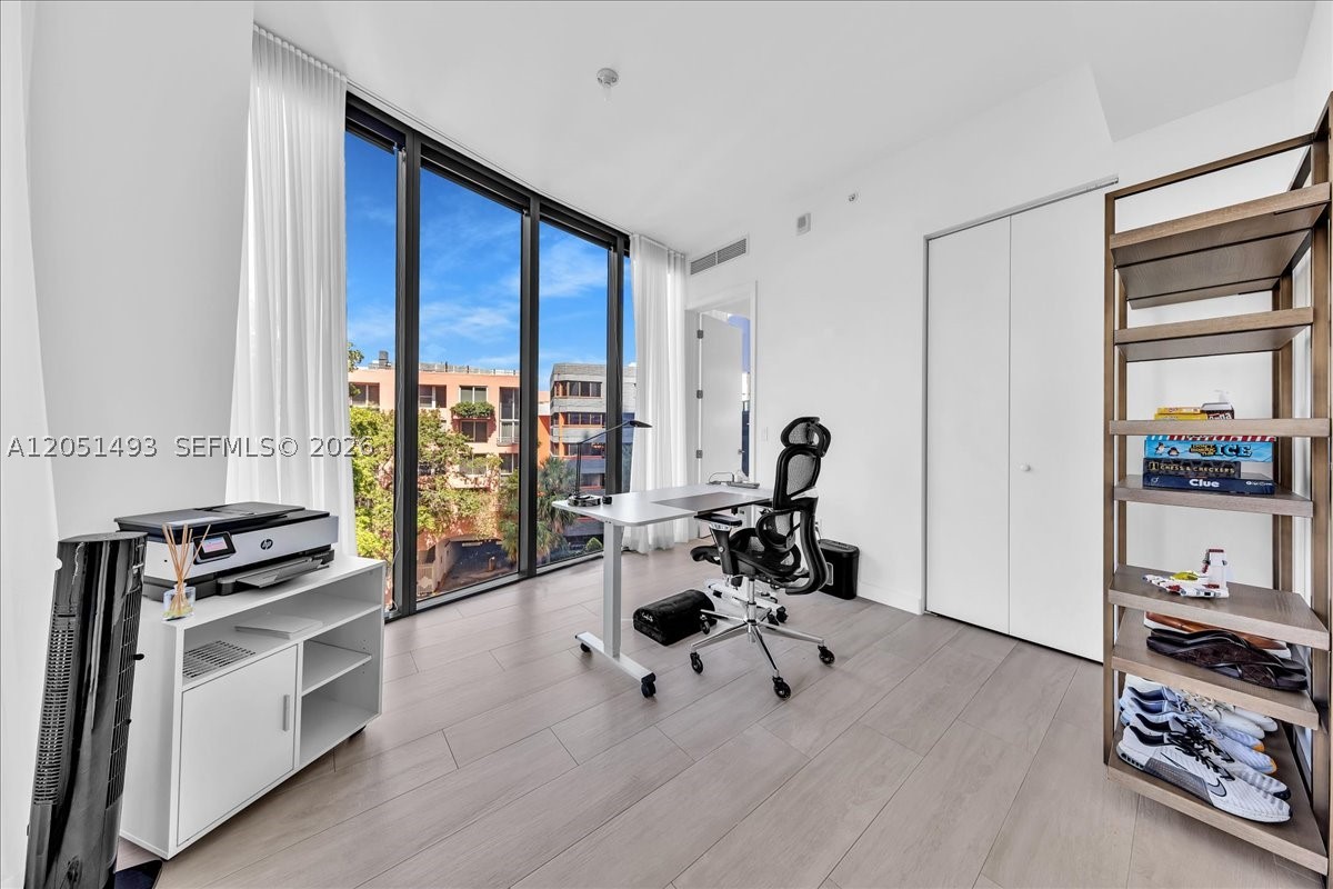 image Park Grove Club Residences35