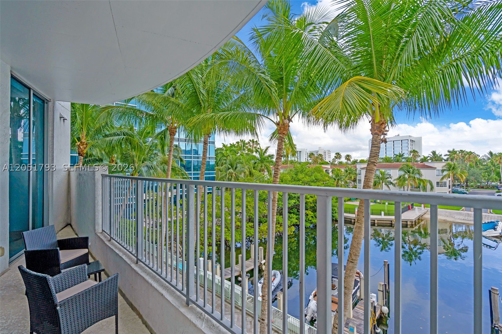 image Uptown Marina Lofts0