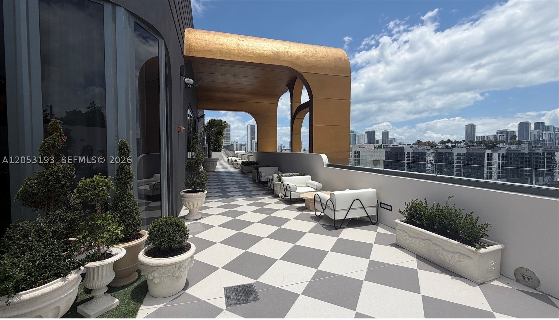 2700 NW 2nd Ave #642 Miami, FL 33127