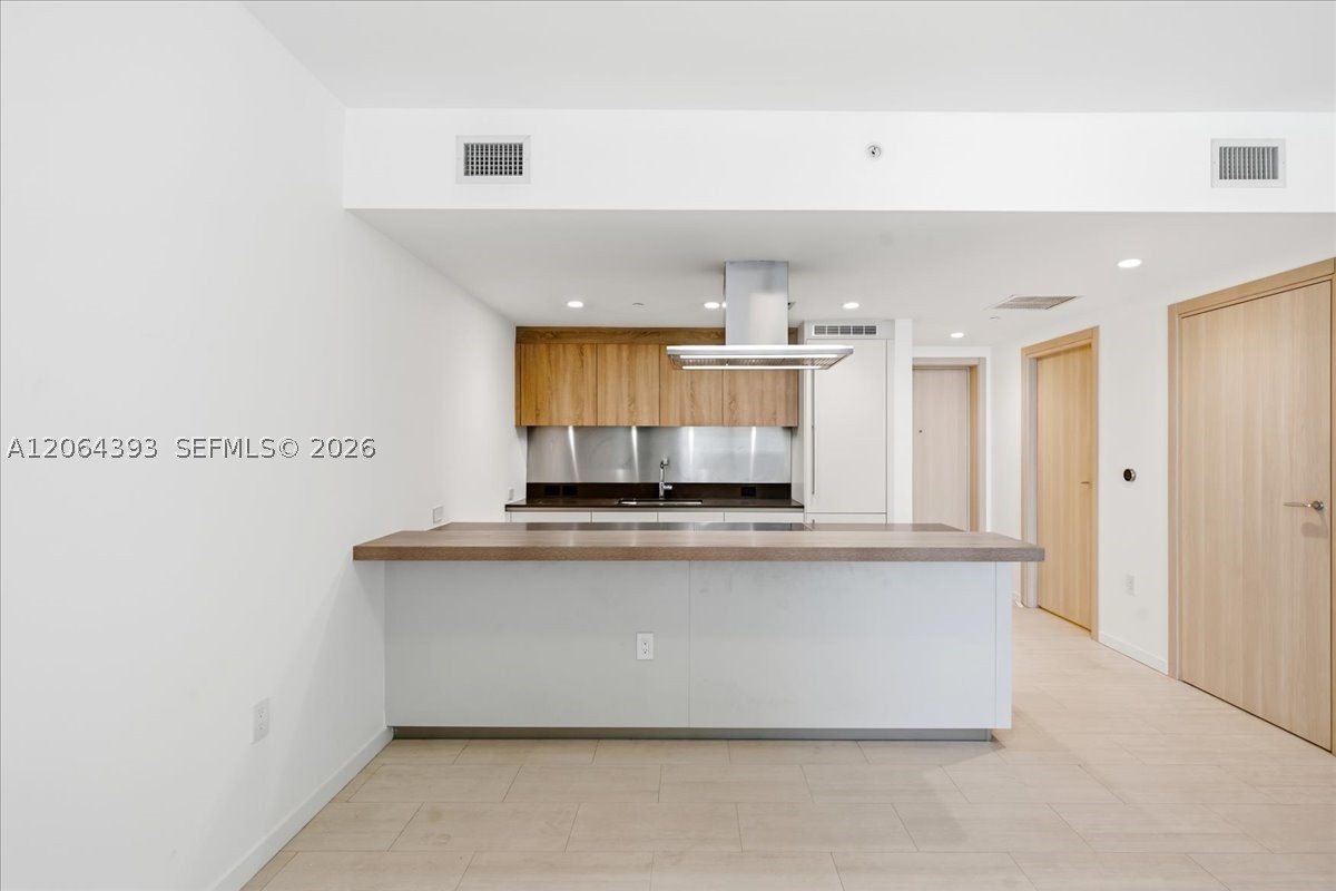 1000 Brickell Plz #3303