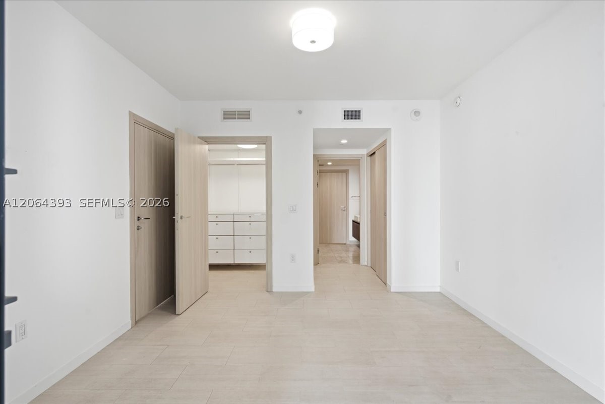 image Brickell Flatiron10