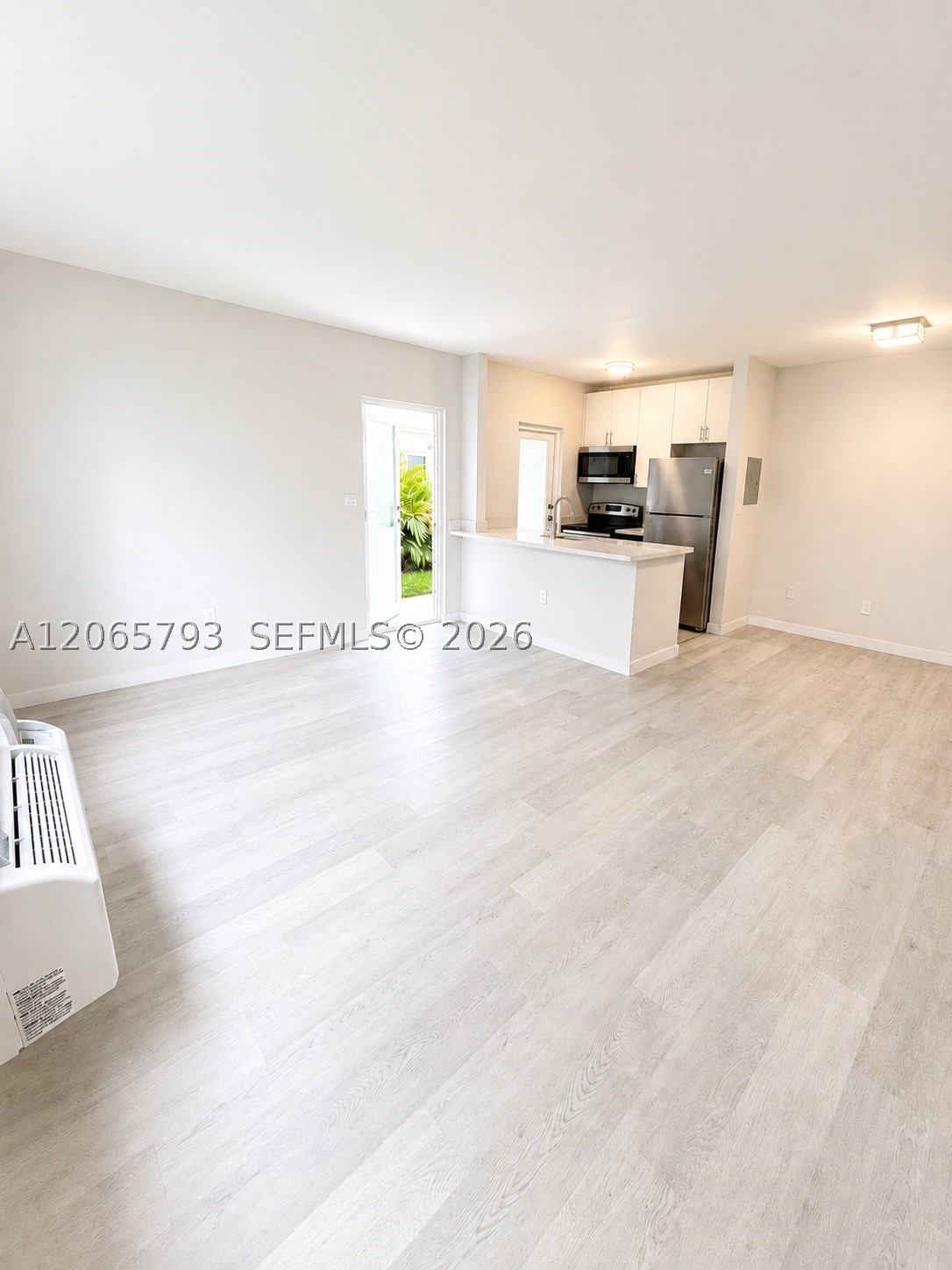 1535 Michigan Ave #6