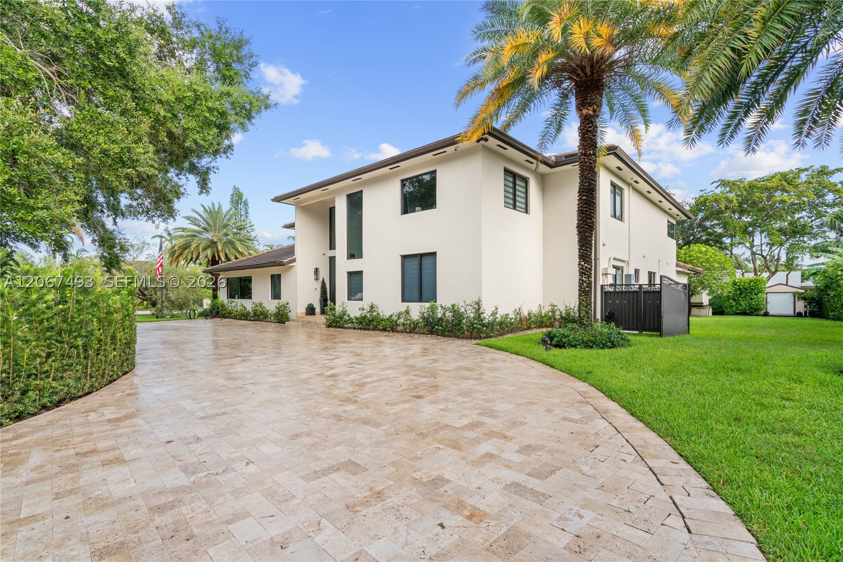 5720 SW 128th St Pinecrest, FL 33156