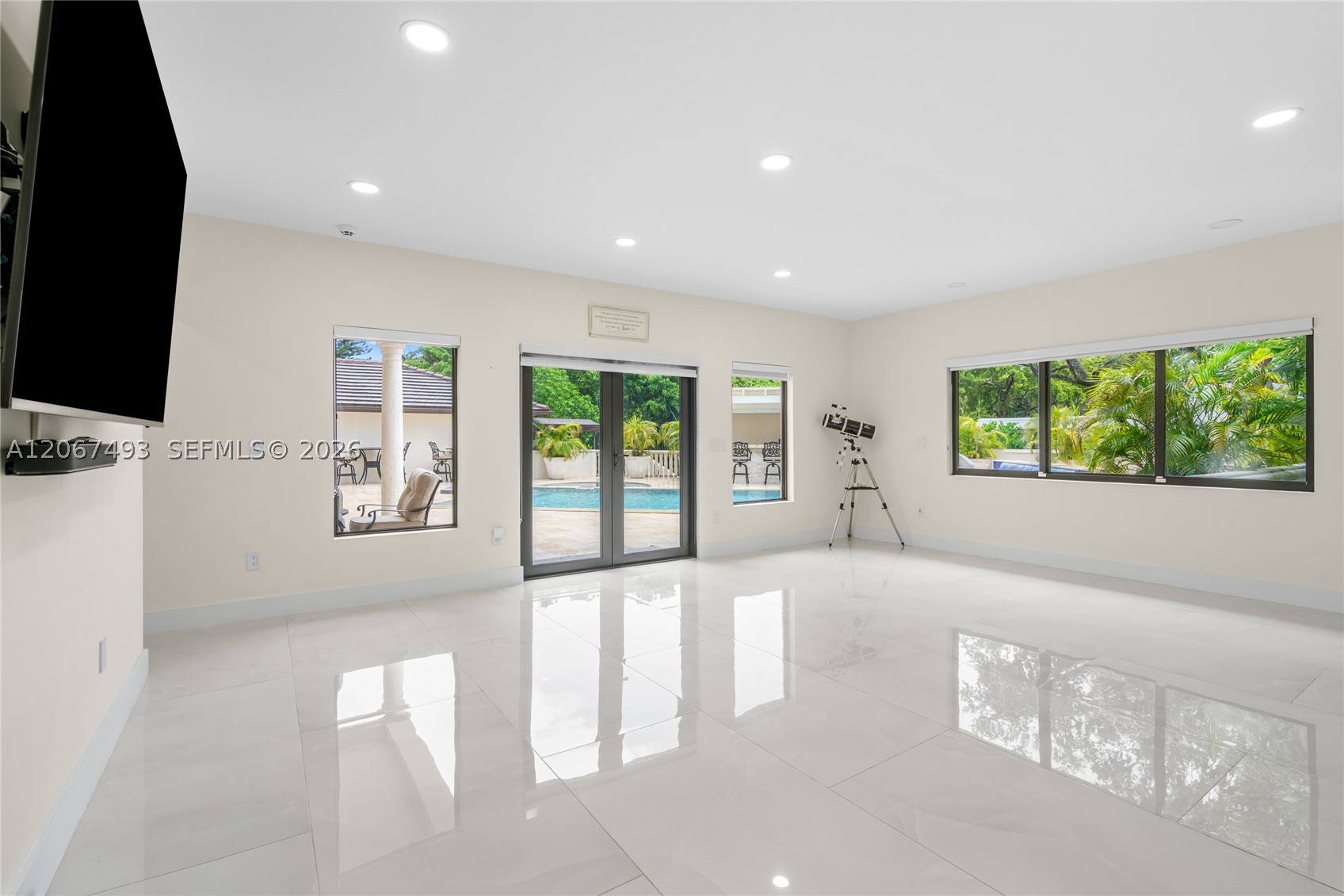 5720 SW 128th St Pinecrest, FL 33156