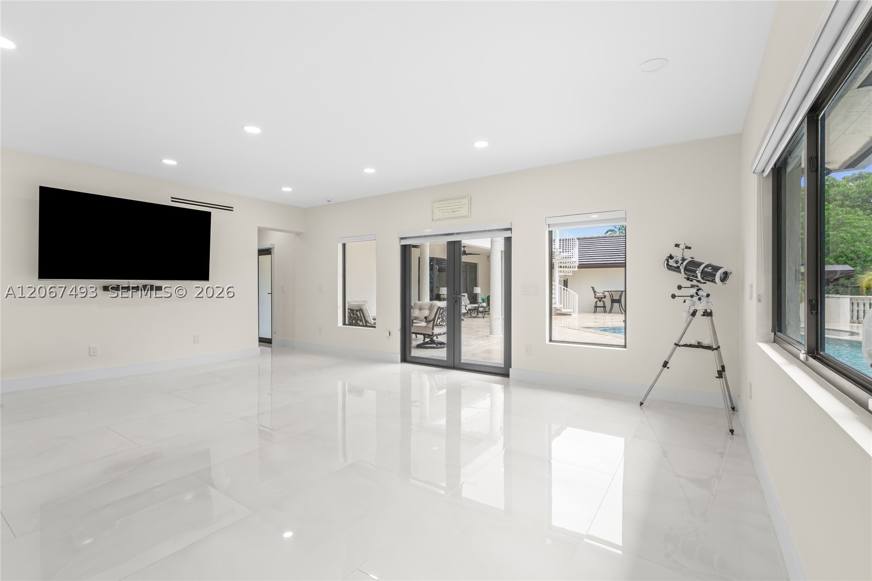 5720 SW 128th St Pinecrest, FL 33156
