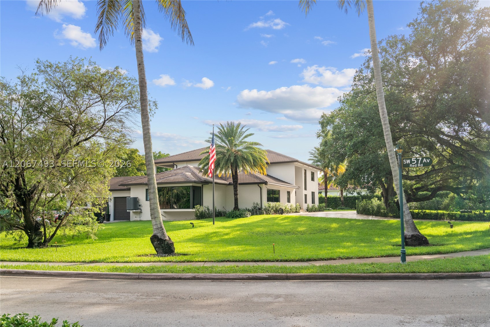 5720 SW 128th St Pinecrest, FL 33156