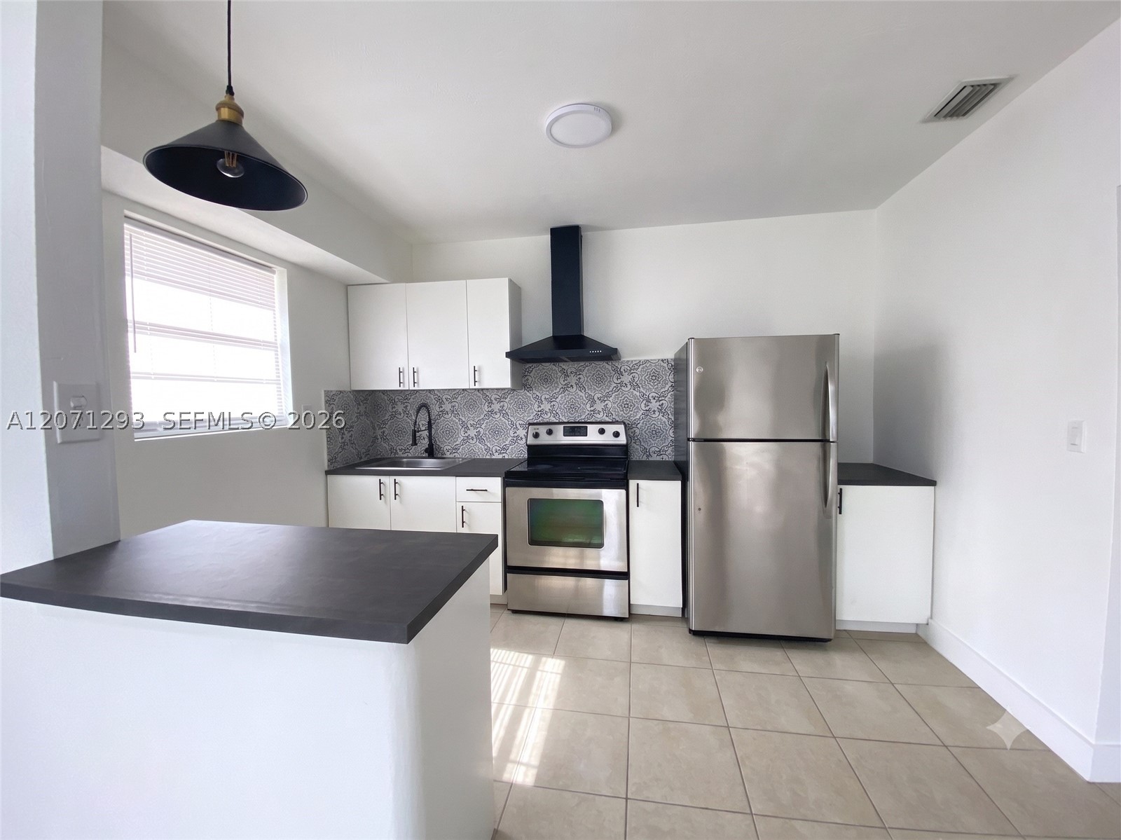 120 NE 55th St #2