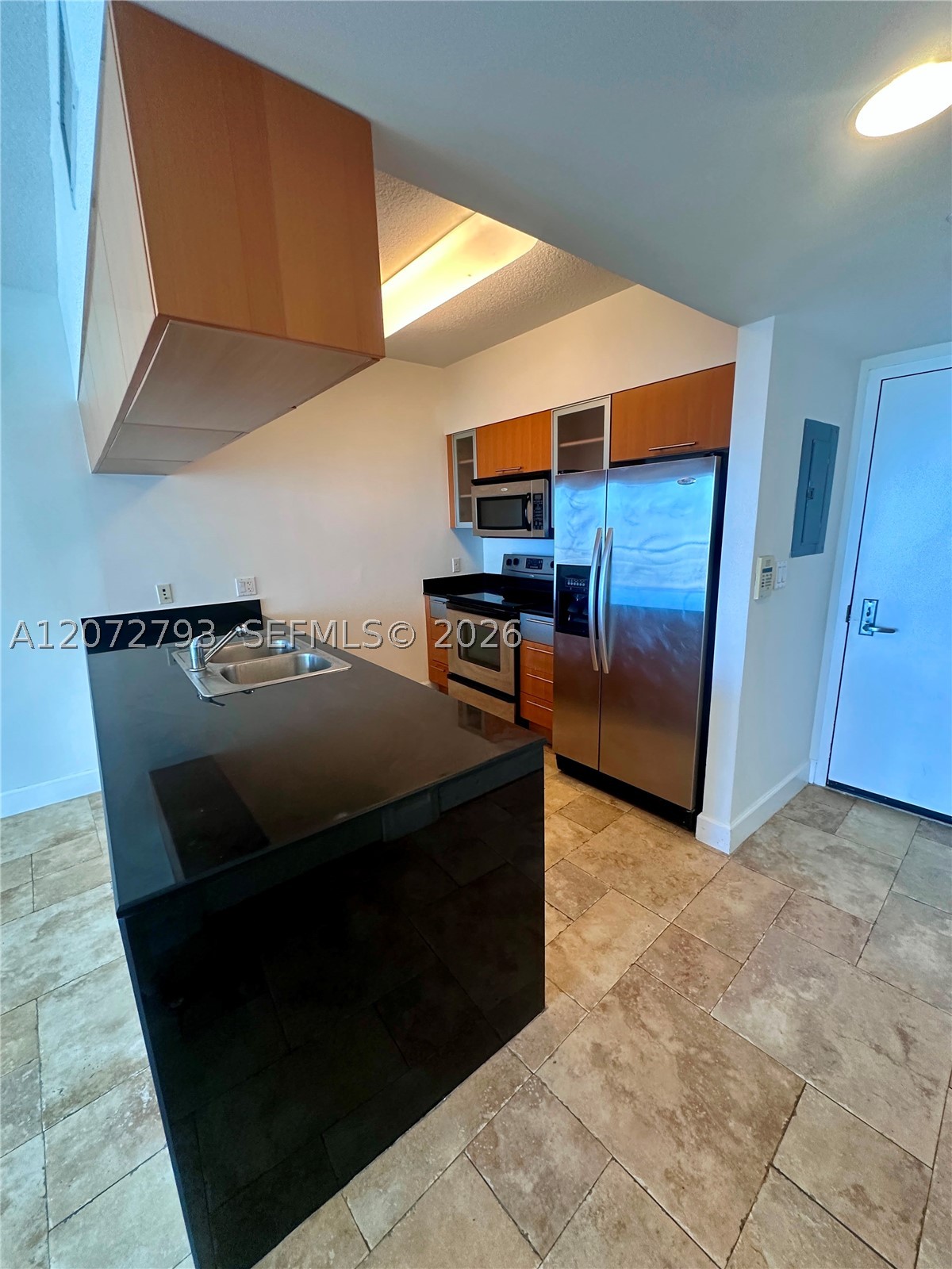 1750 N Bayshore Dr #2406