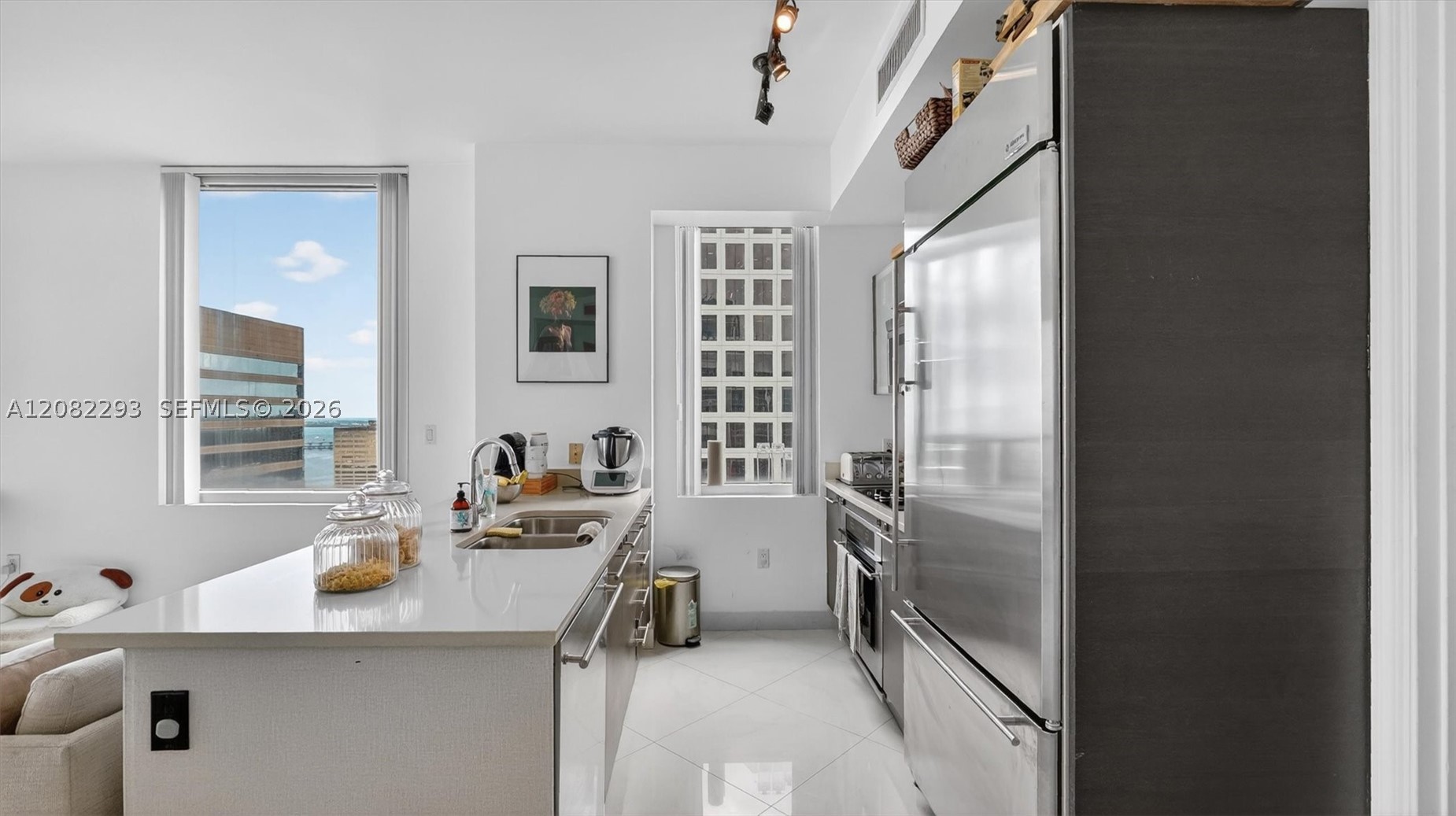 image 500 Brickell East11