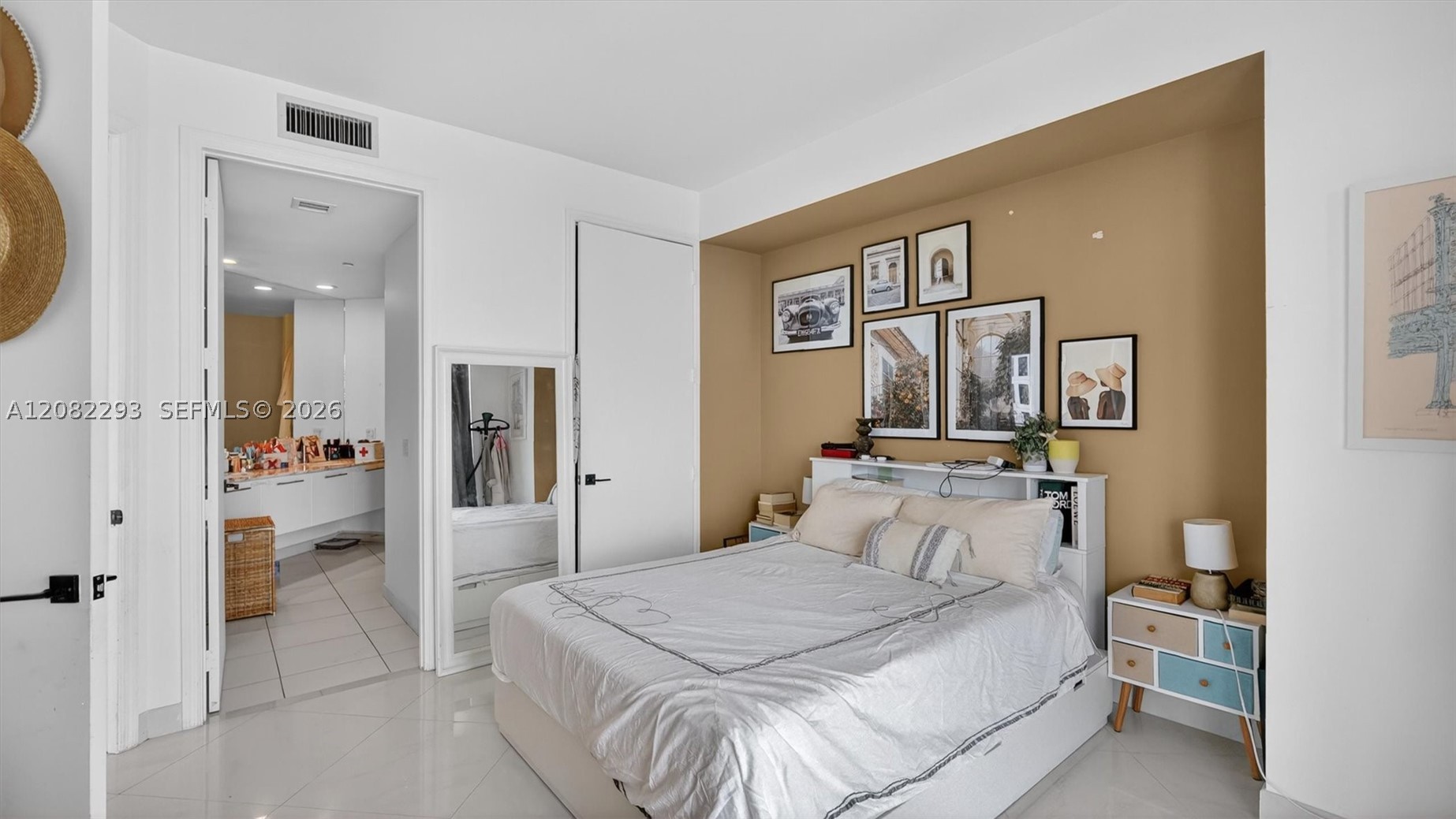 image 500 Brickell East17