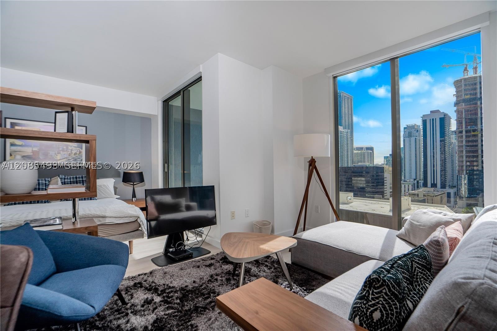 31 SE 6th St #2205