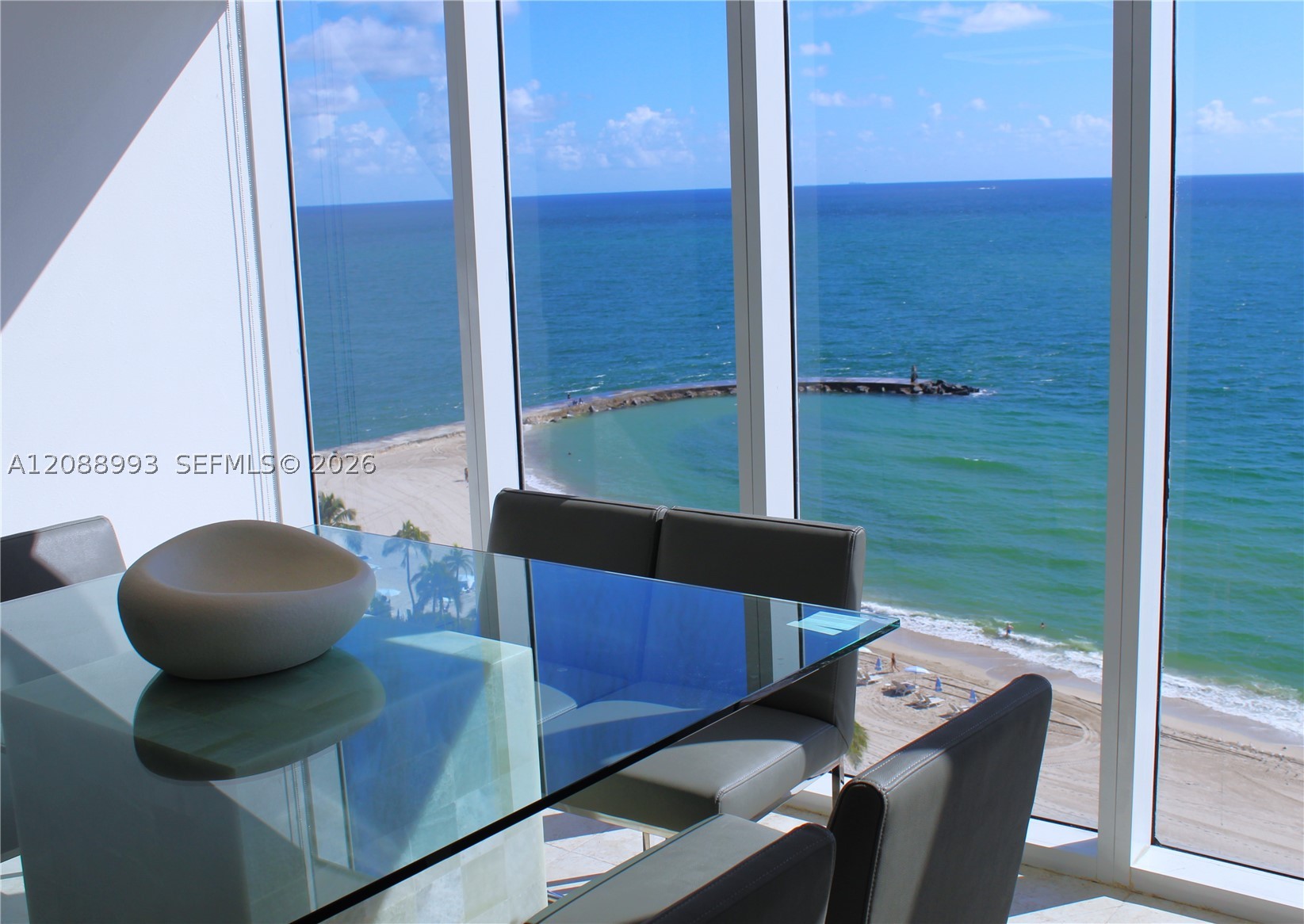 image Harbour House9