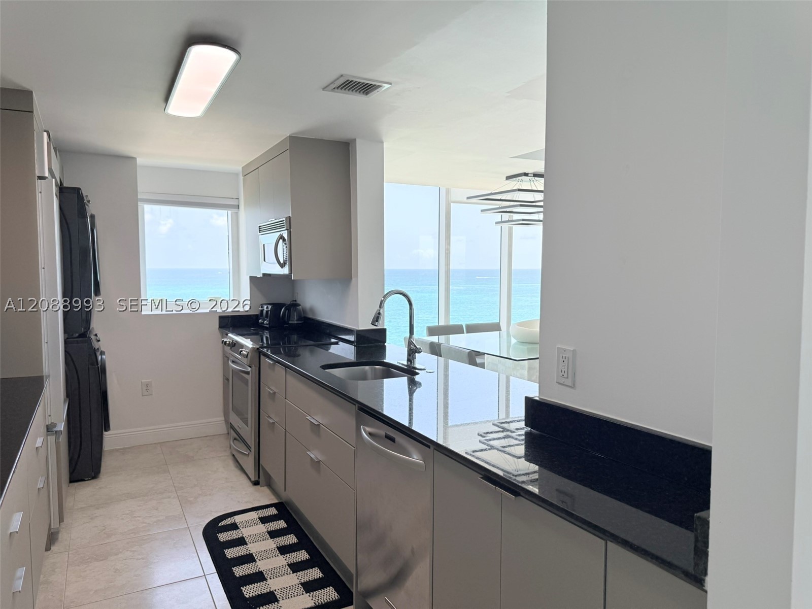 image Harbour House5