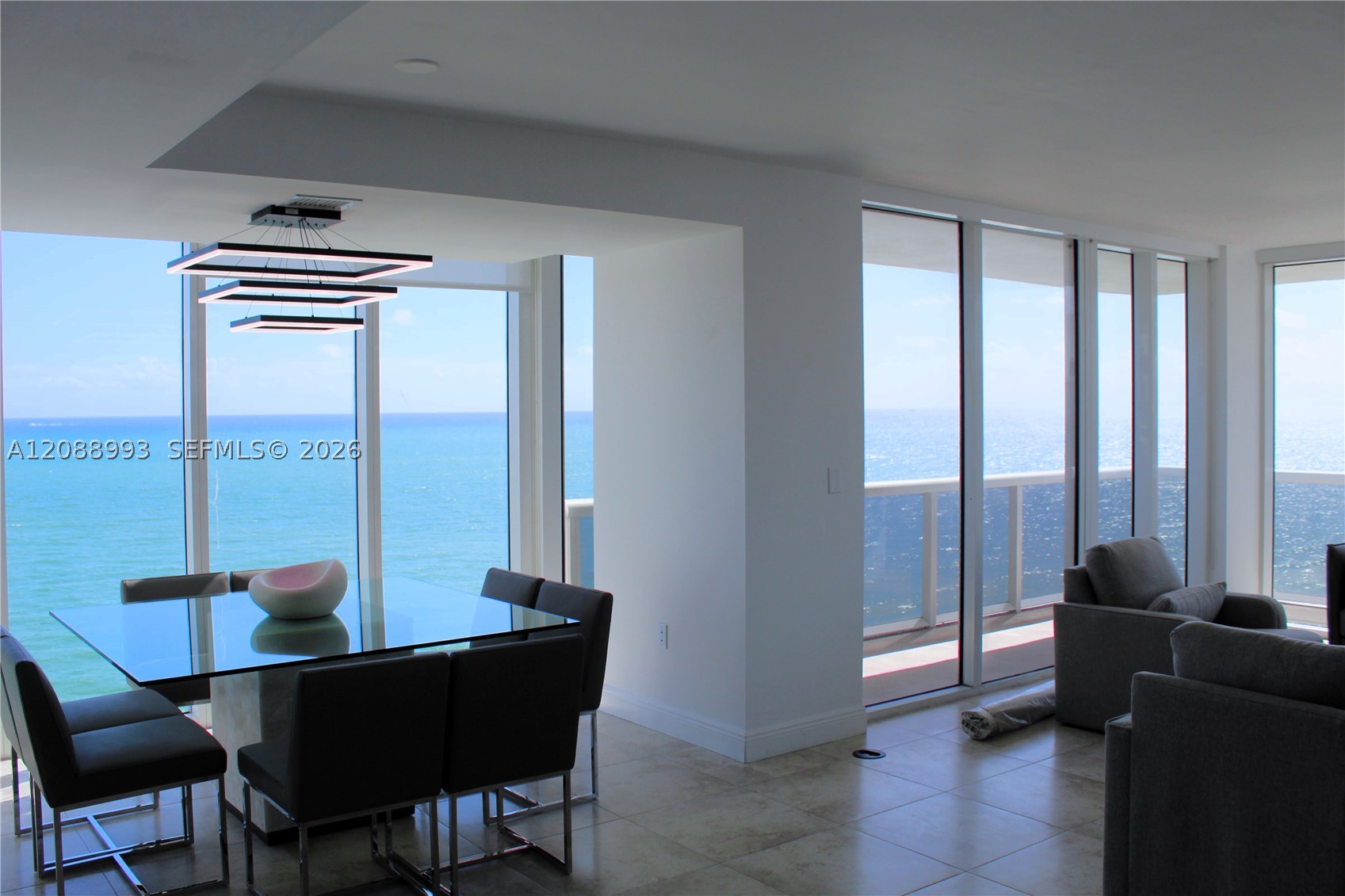 image Harbour House8