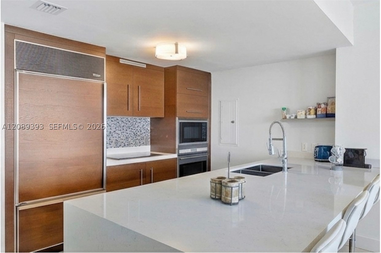 image Icon Brickell I1