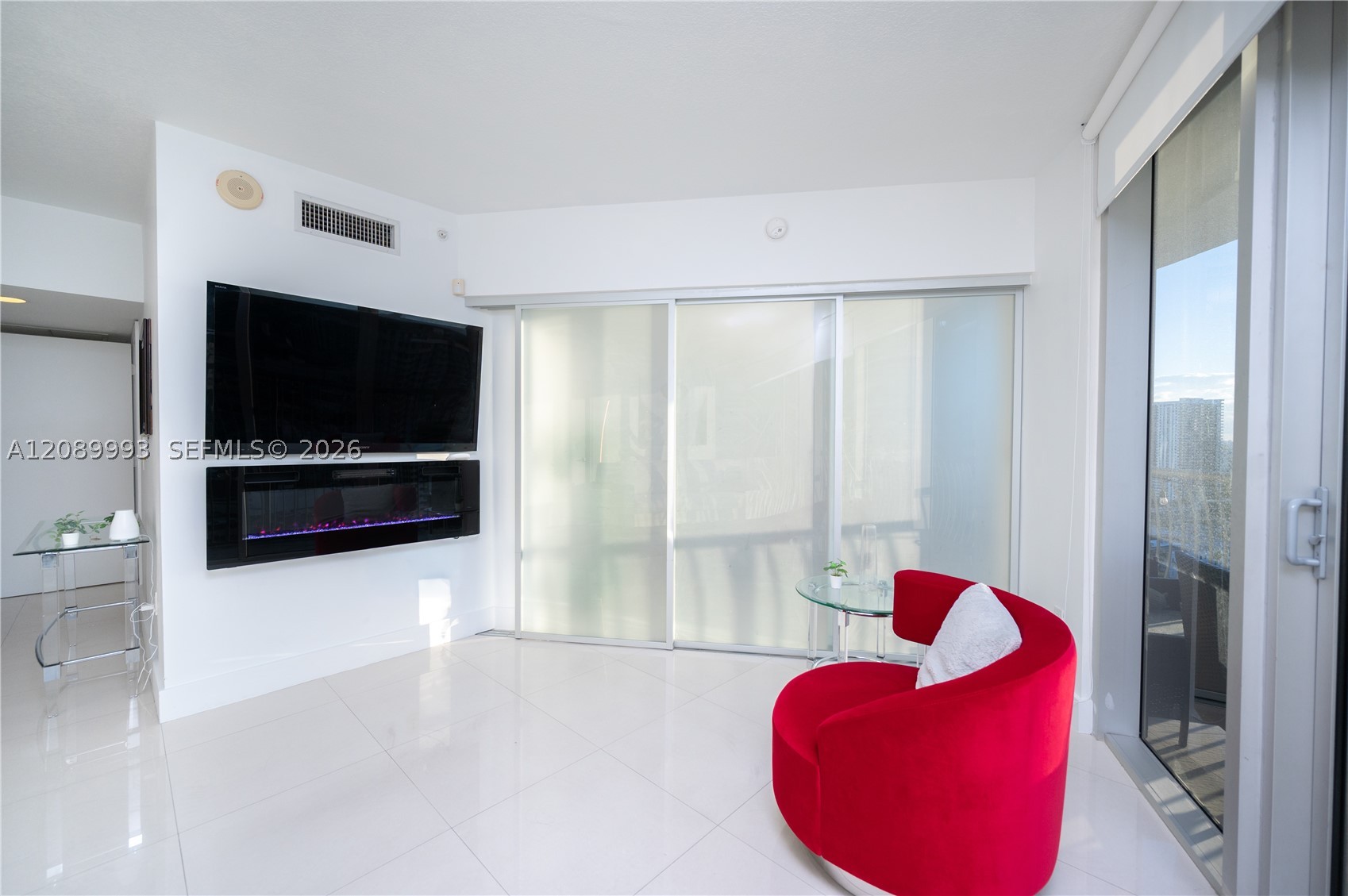 1750 N Bayshore Dr #2615