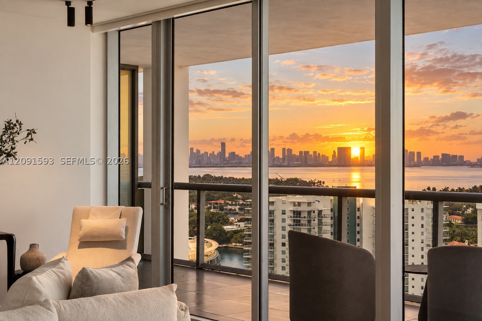 6799 Collins Ave #LPH02 Miami Beach, FL 33141