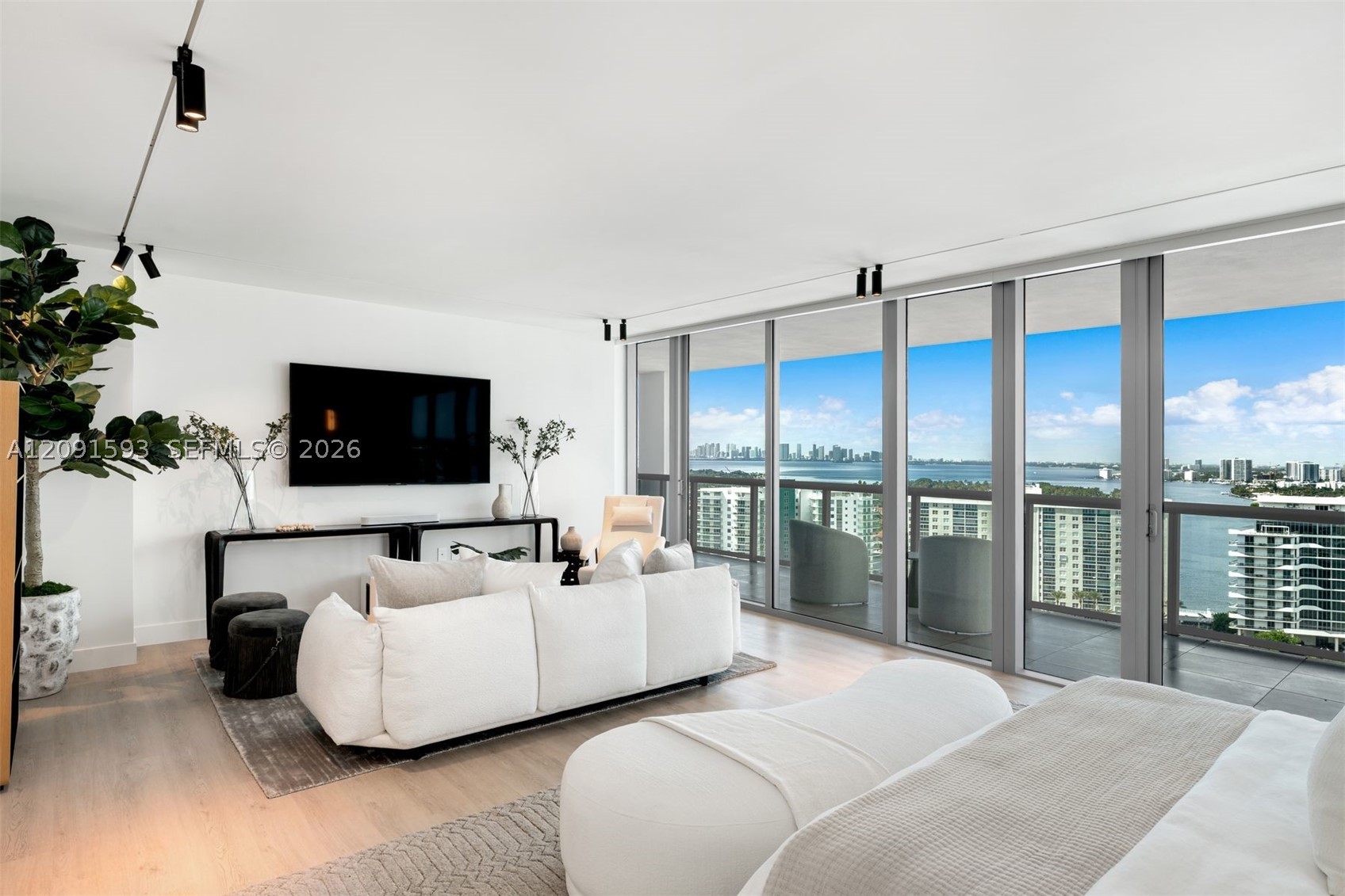 6799 Collins Ave #LPH02 Miami Beach, FL 33141