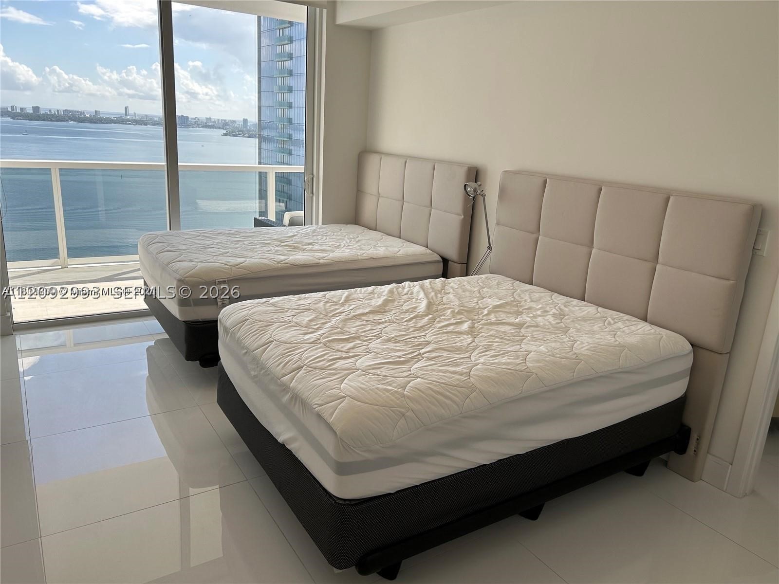 image Bay House14