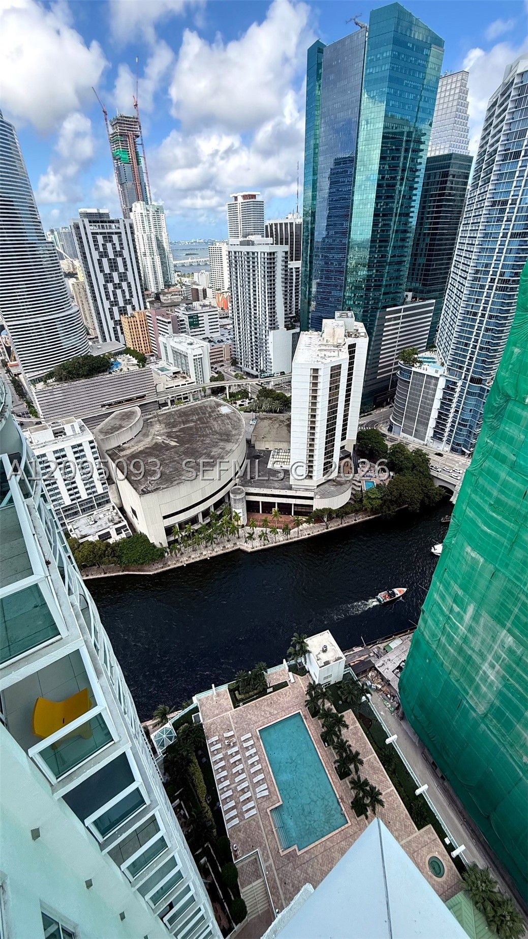 image Brickell on the River North13