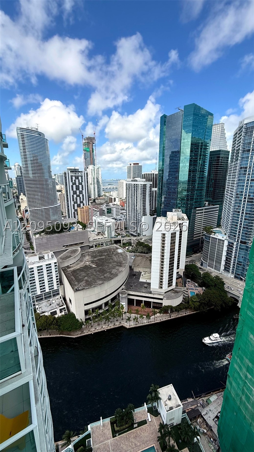 image Brickell on the River North14