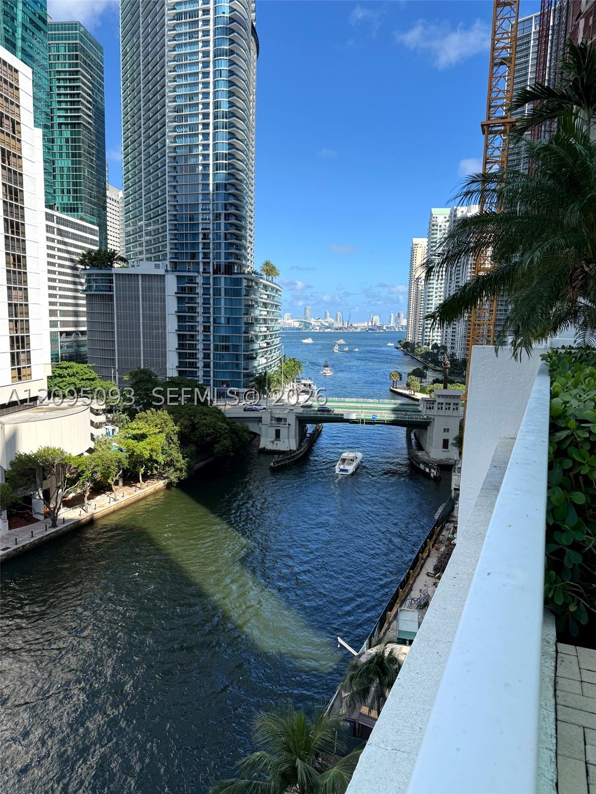 image Brickell on the River North17