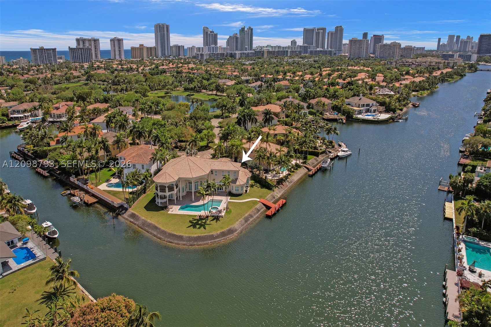 1130 Harbor Ct Hollywood, FL 33019