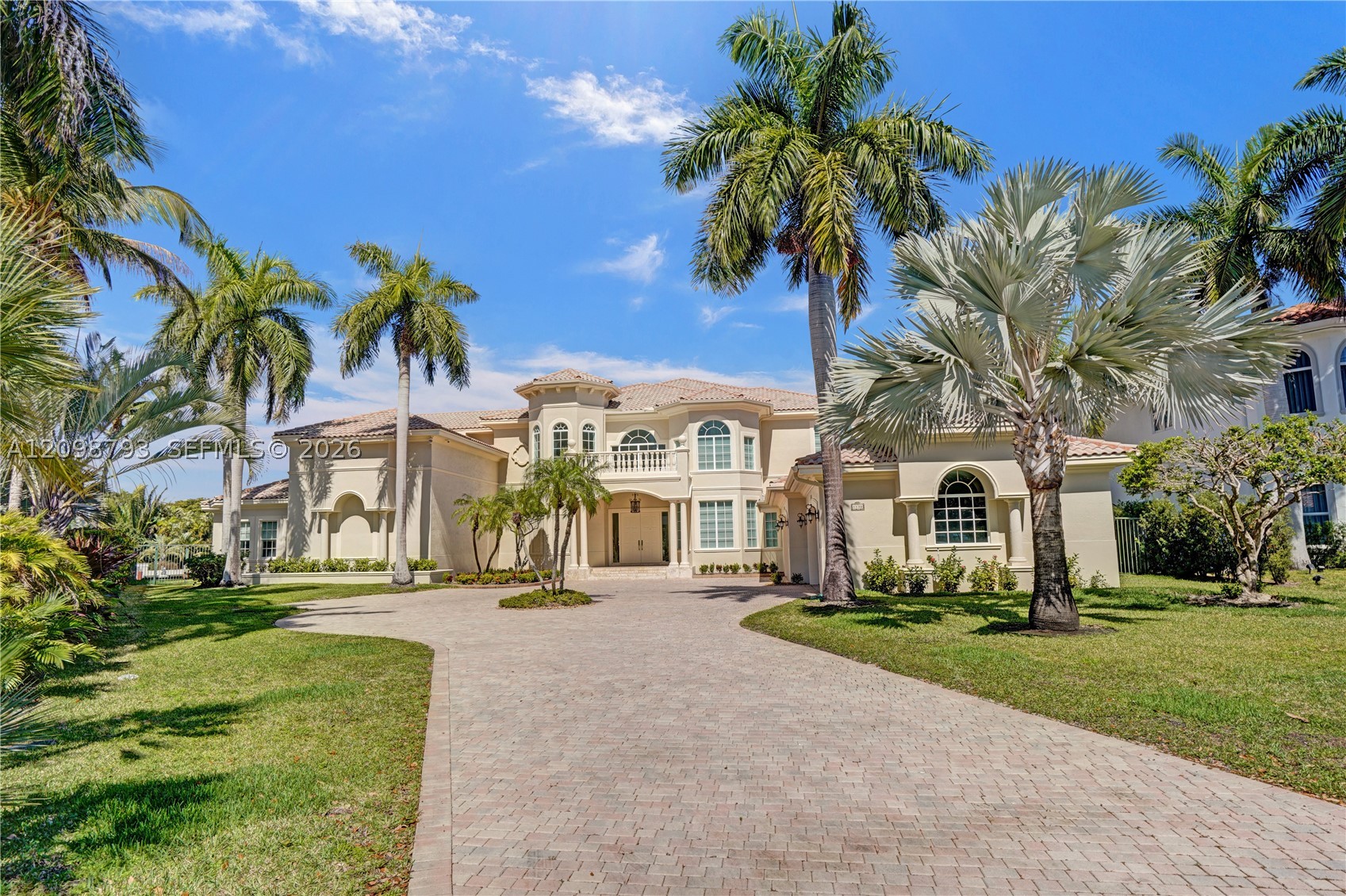 1130 Harbor Ct Hollywood, FL 33019