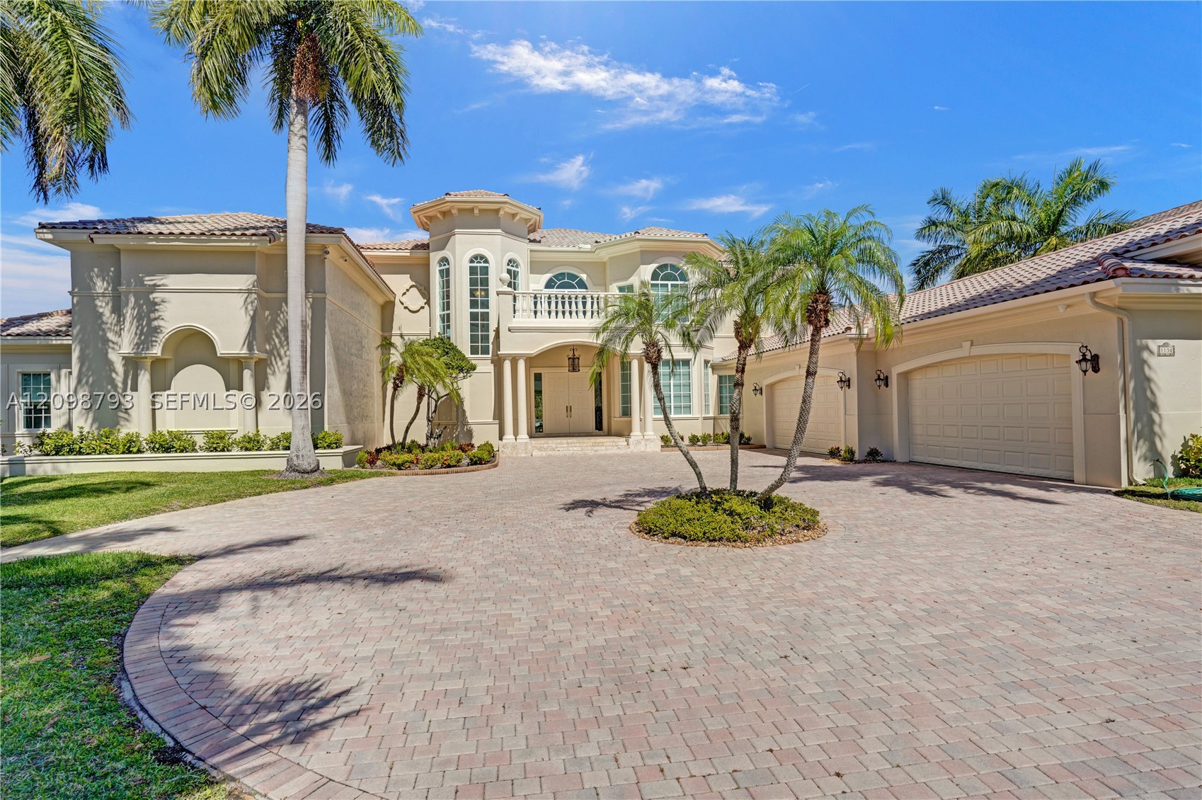 1130 Harbor Ct Hollywood, FL 33019