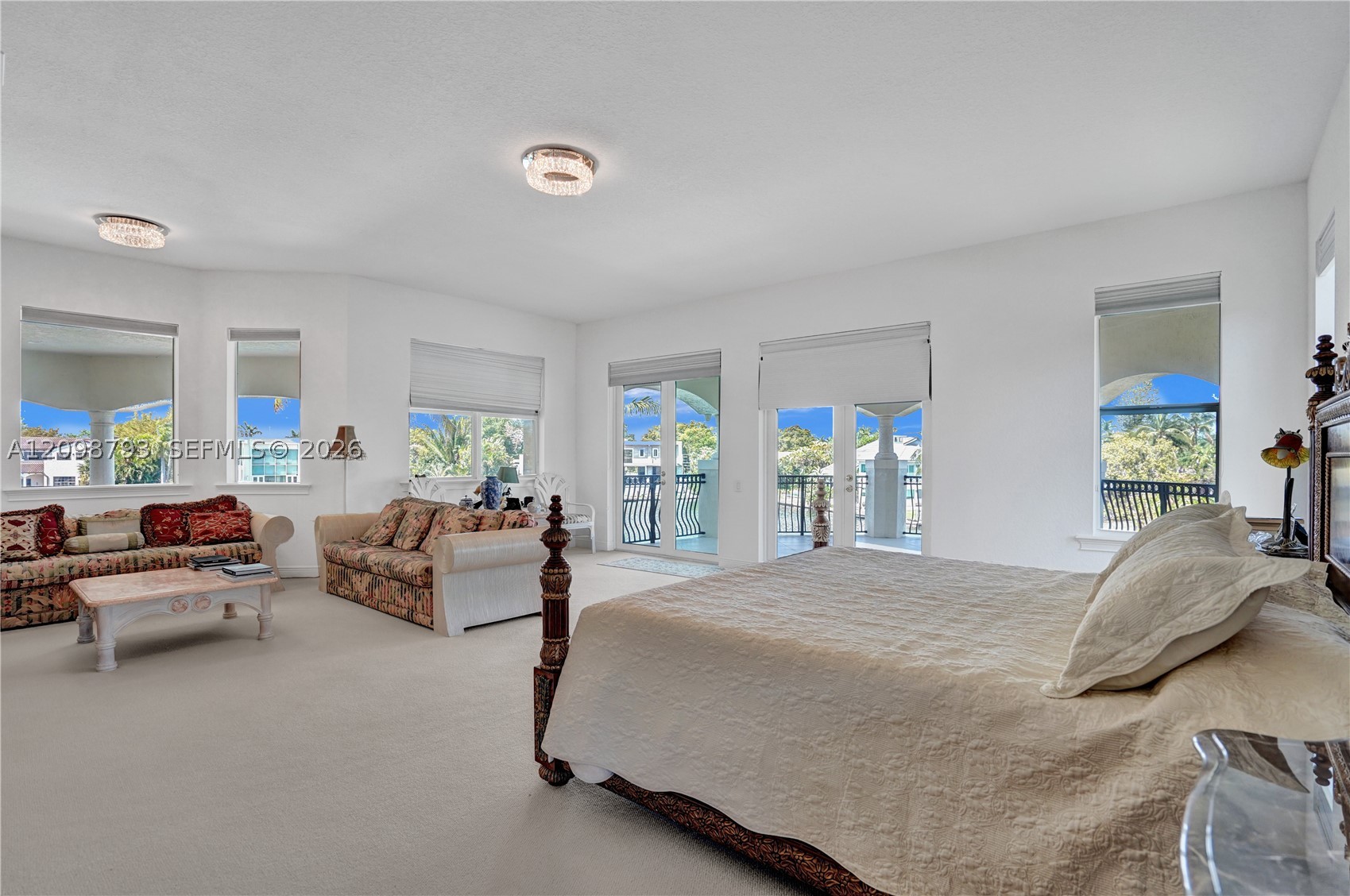 1130 Harbor Ct Hollywood, FL 33019