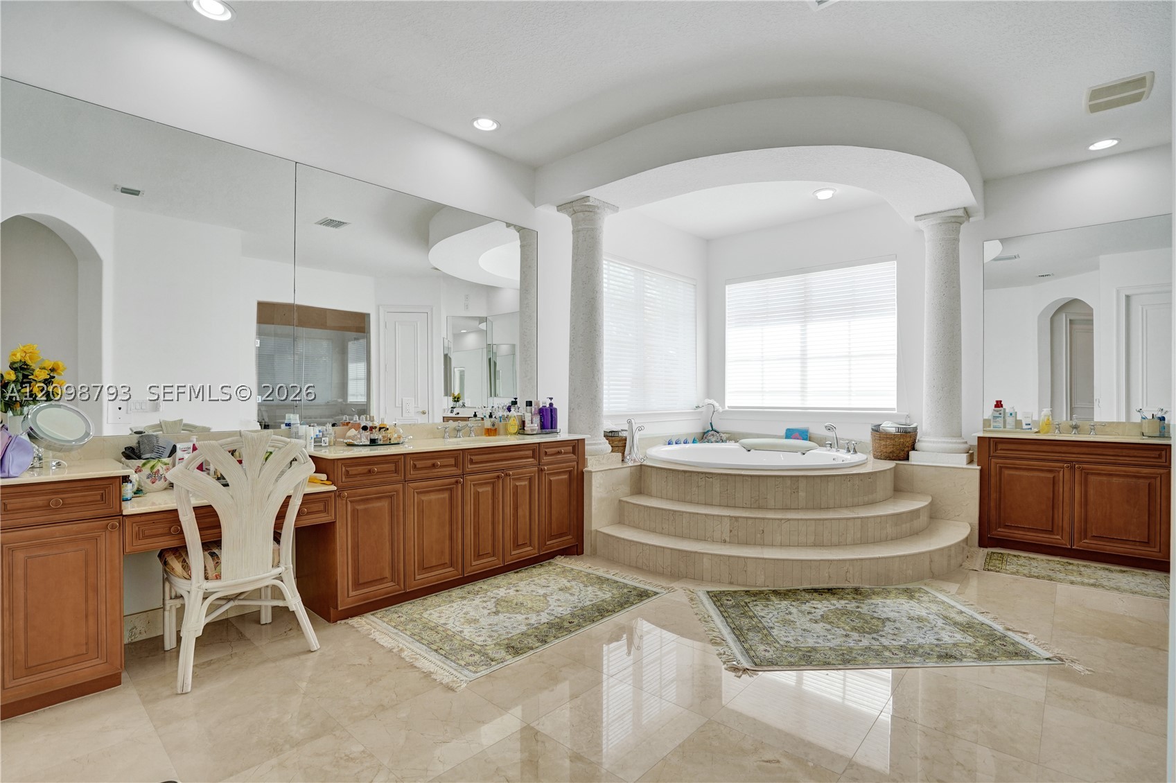 1130 Harbor Ct Hollywood, FL 33019