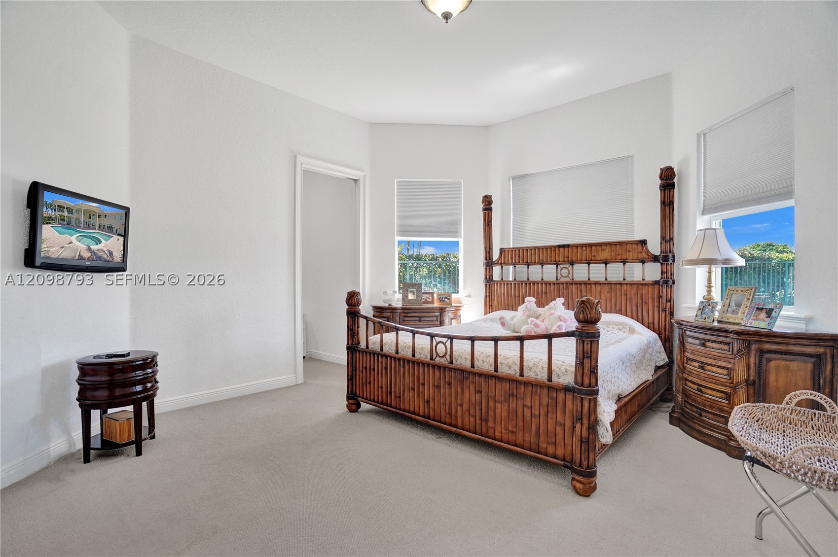 1130 Harbor Ct Hollywood, FL 33019